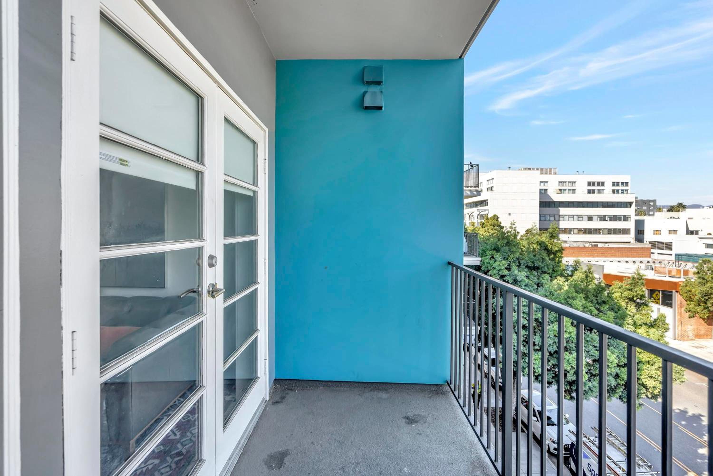 10 Cozy apartment heart of Santa Monica
