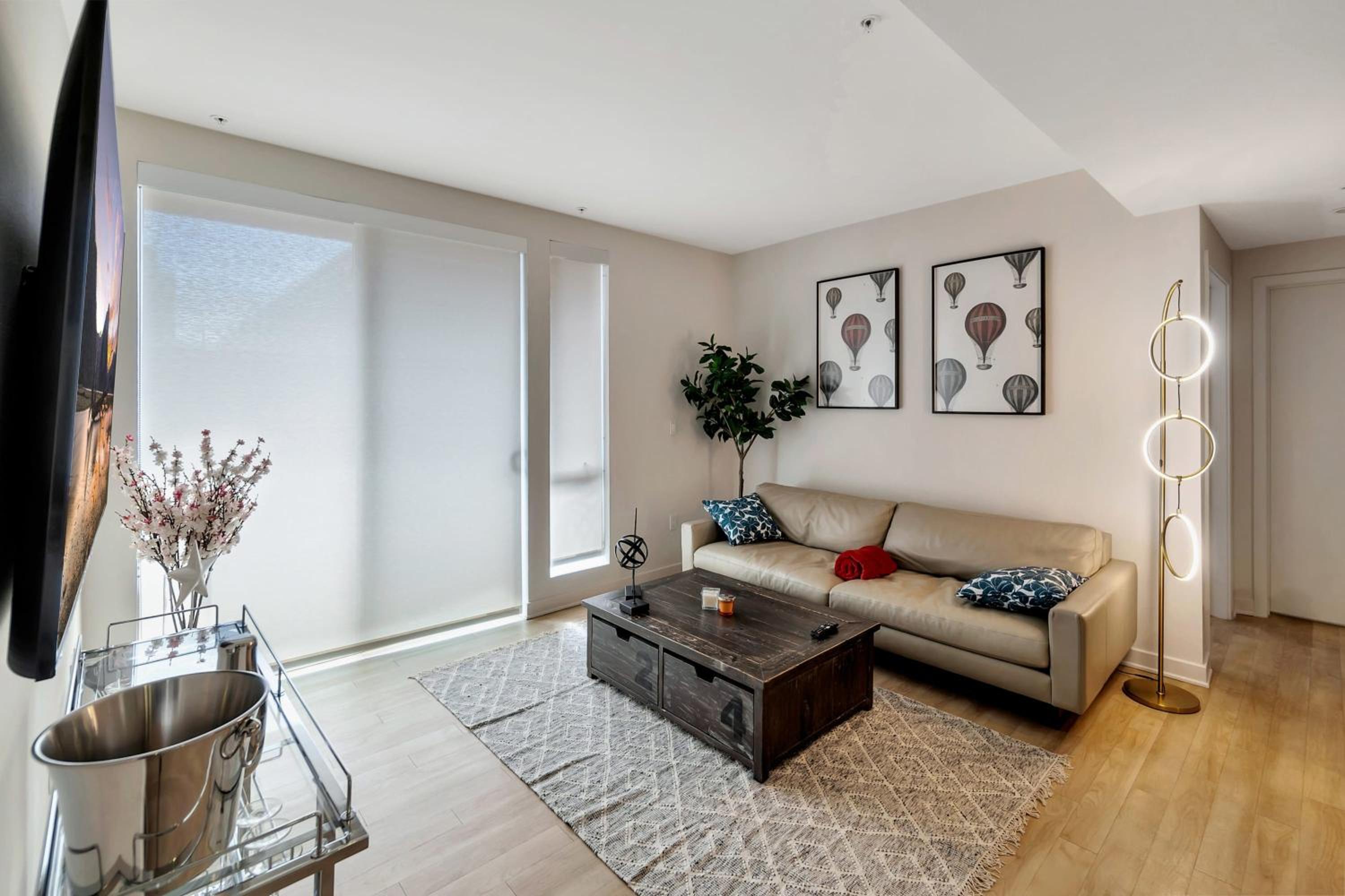 5 Heart of Santa Monica apartment