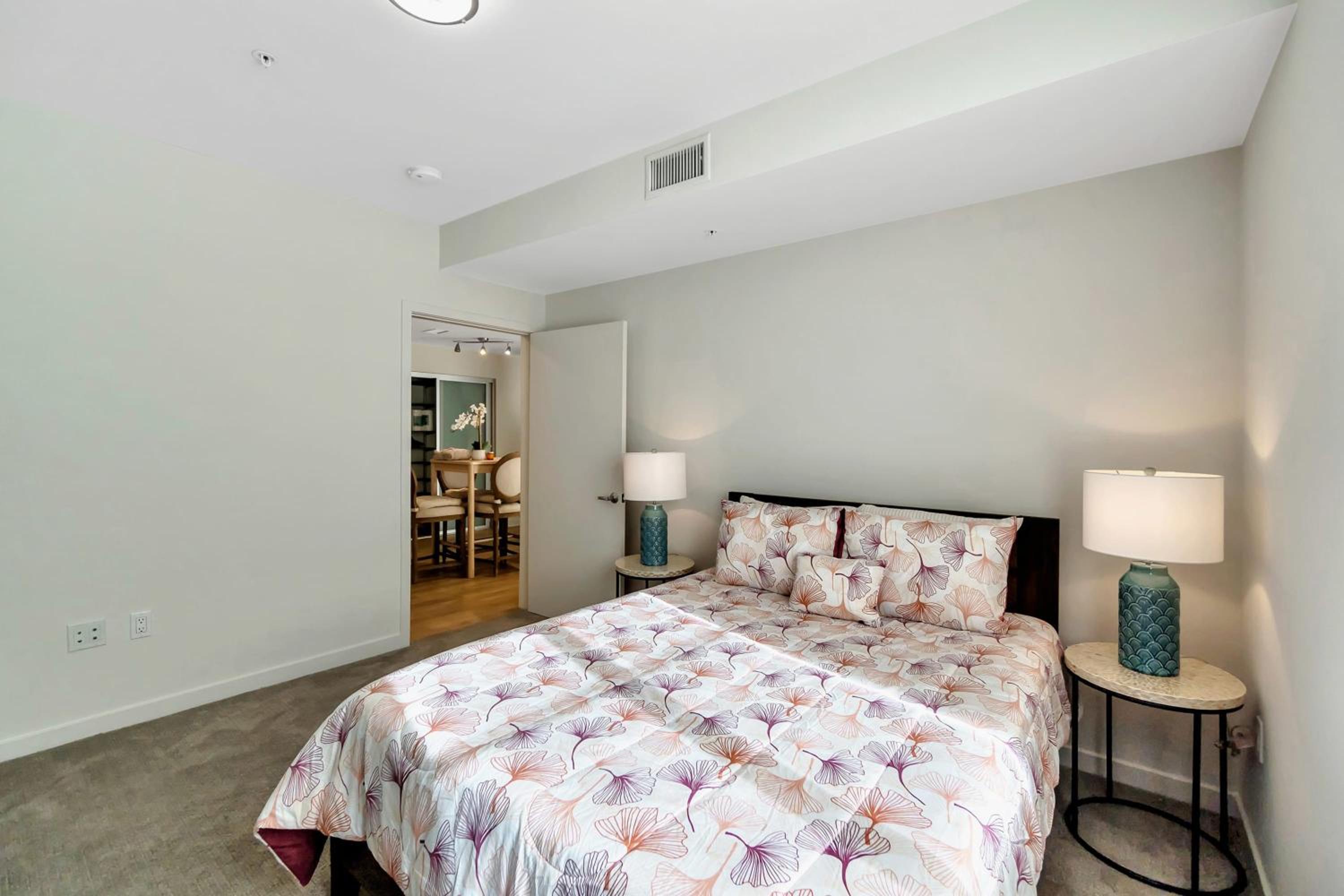 5 Heart of Santa Monica apartment