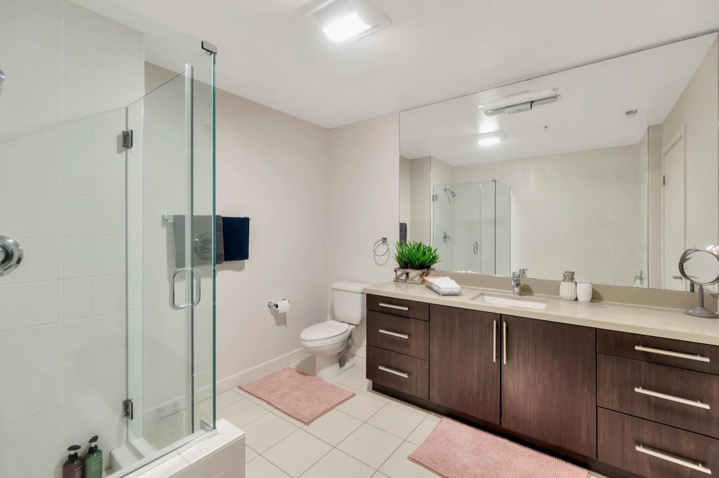 5 Heart of Santa Monica apartment