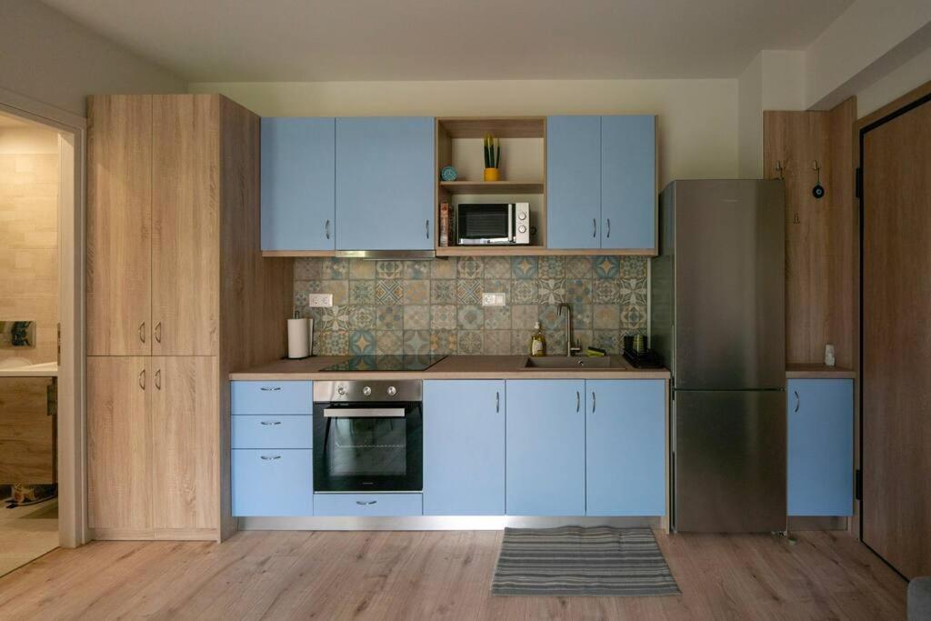Modern studio in Dafni up to 3 prs-4min from metro