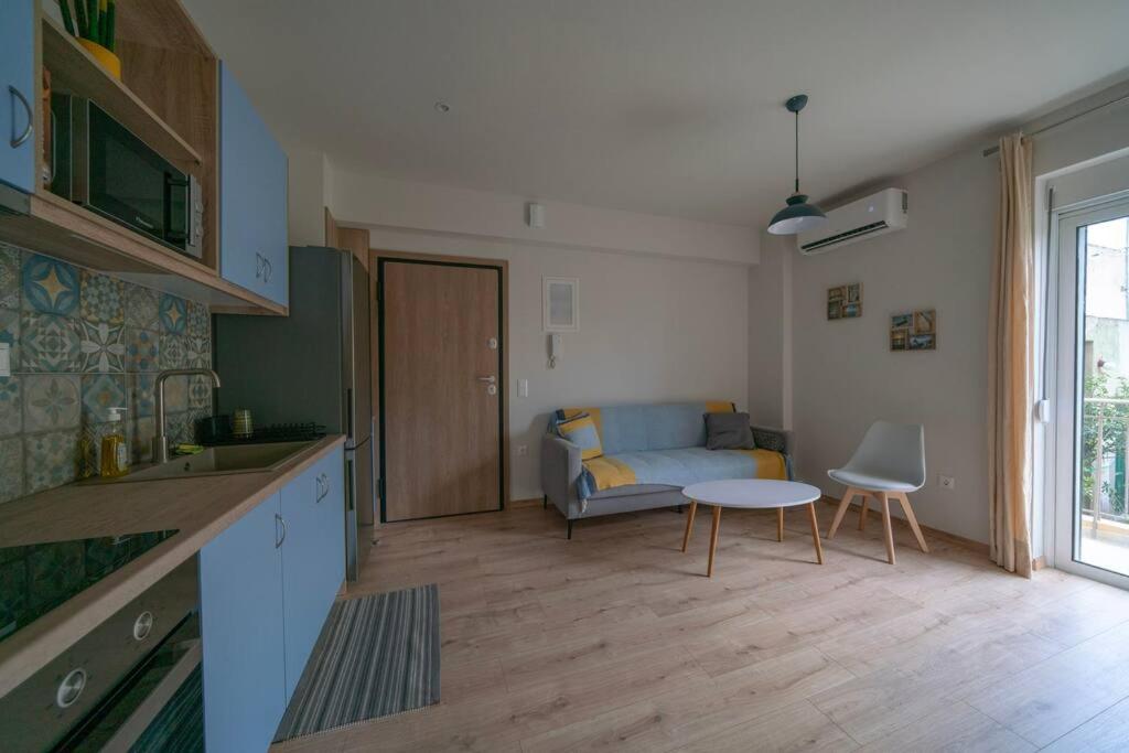 Modern studio in Dafni up to 3 prs-4min from metro
