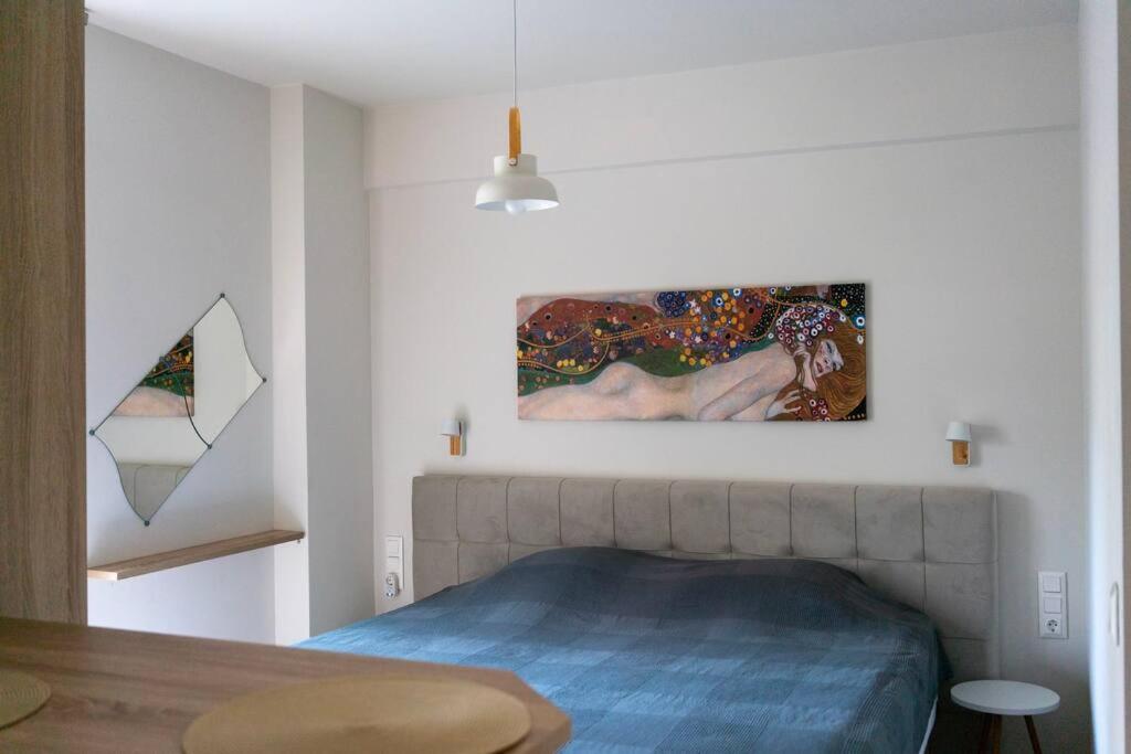 Modern studio in Dafni up to 3 prs-4min from metro