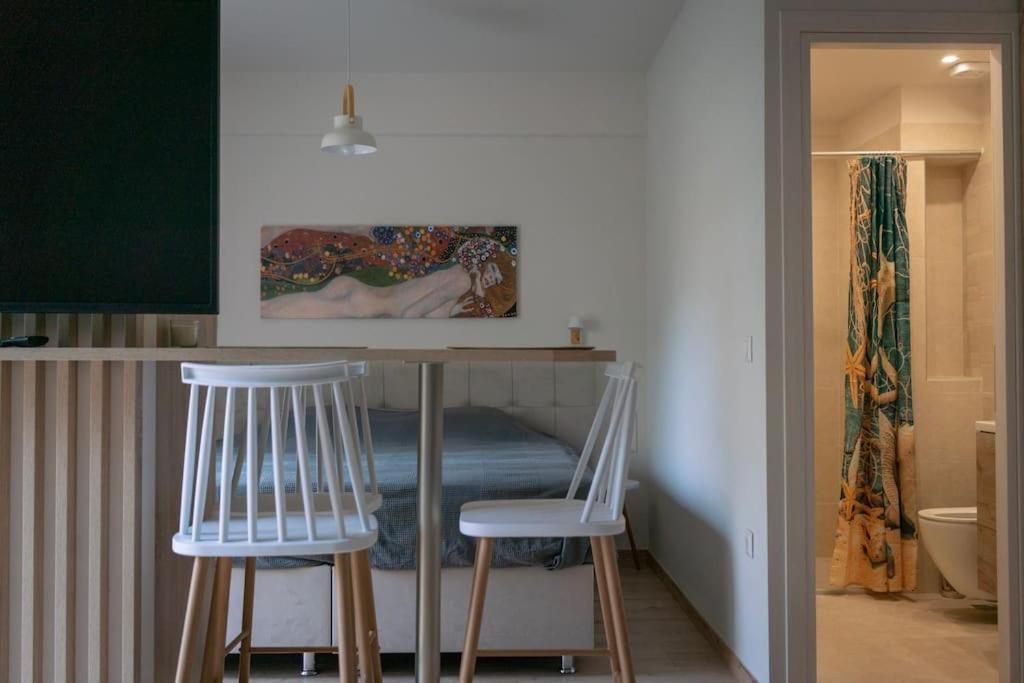 Modern studio in Dafni up to 3 prs-4min from metro