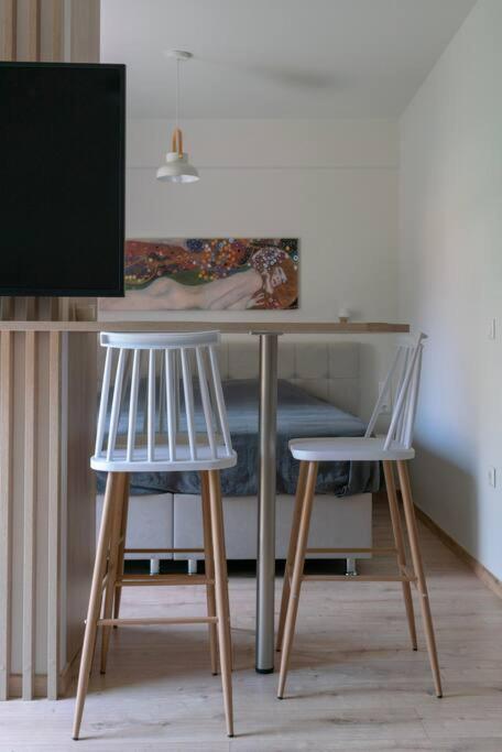 Modern studio in Dafni up to 3 prs-4min from metro