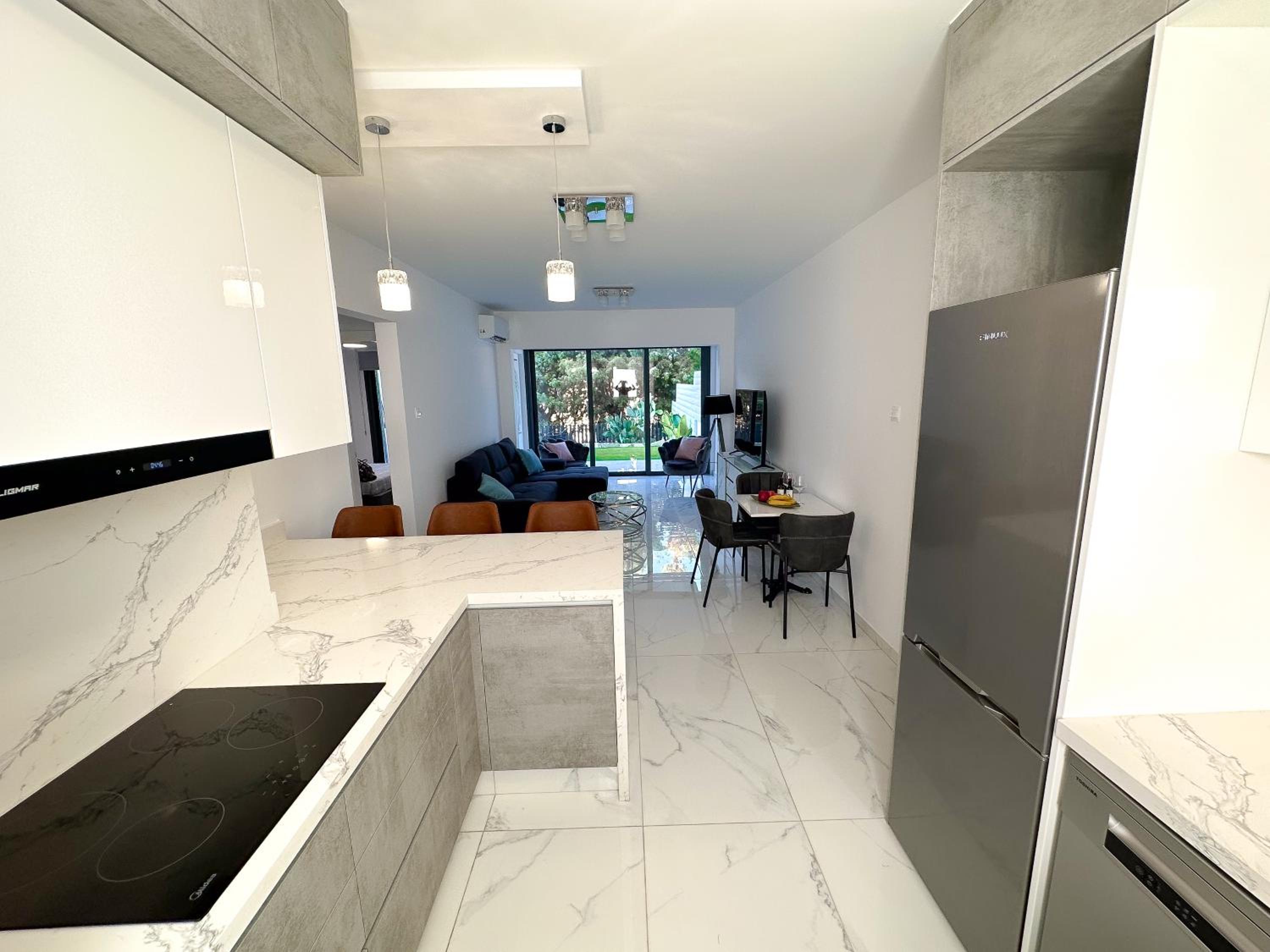 Luxury Garden Apartment