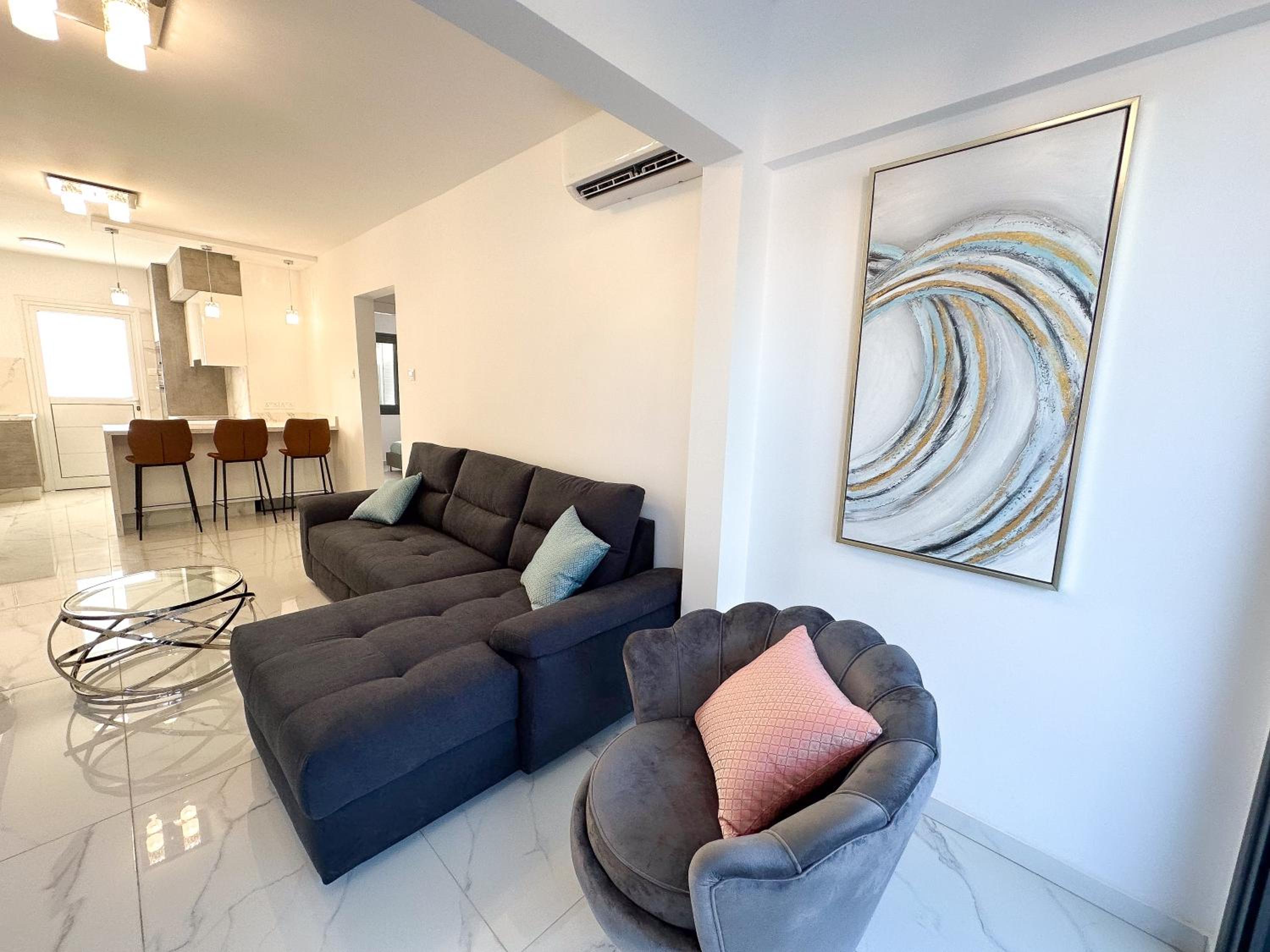Luxury Garden Apartment