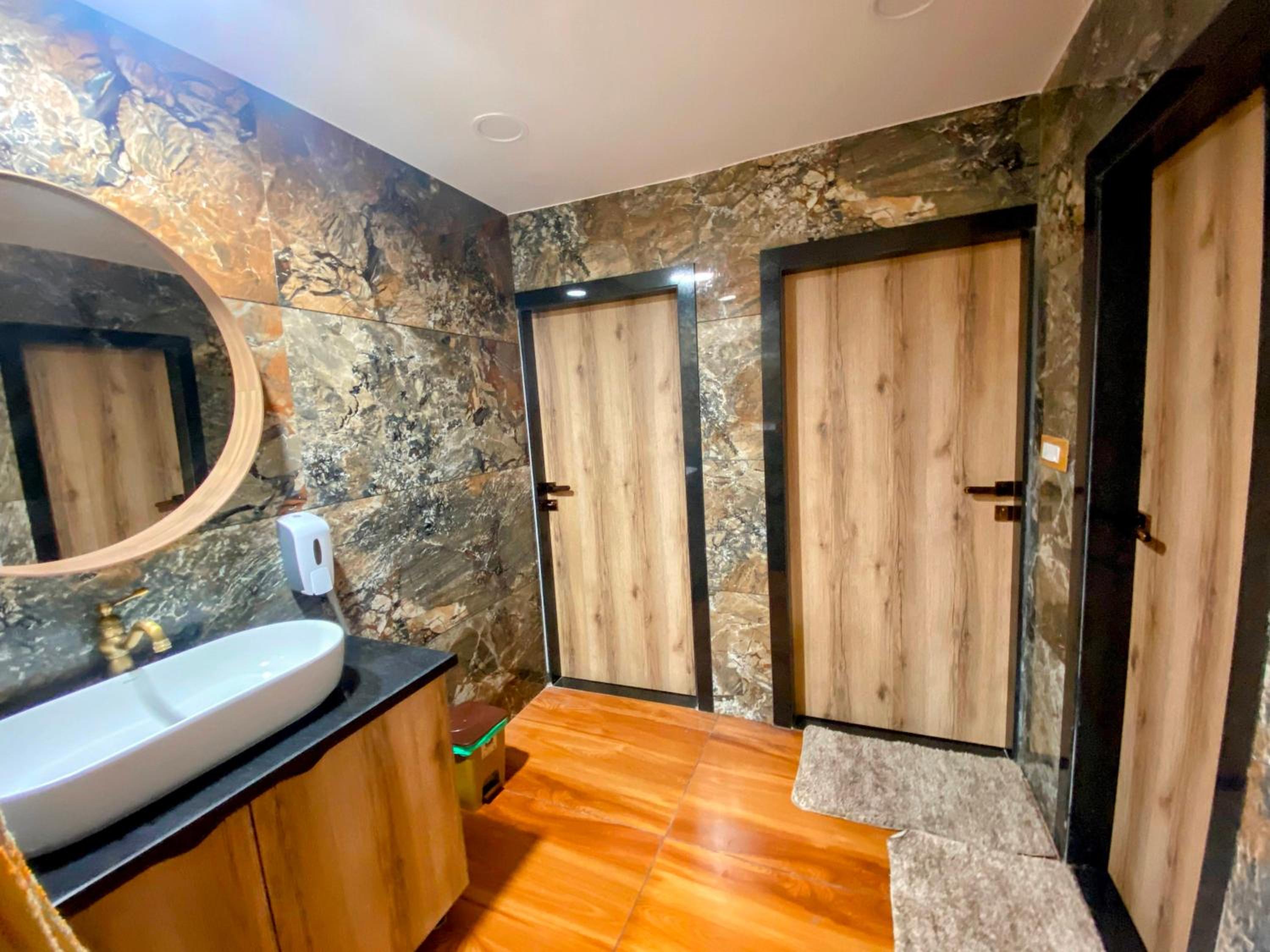 Photo 19