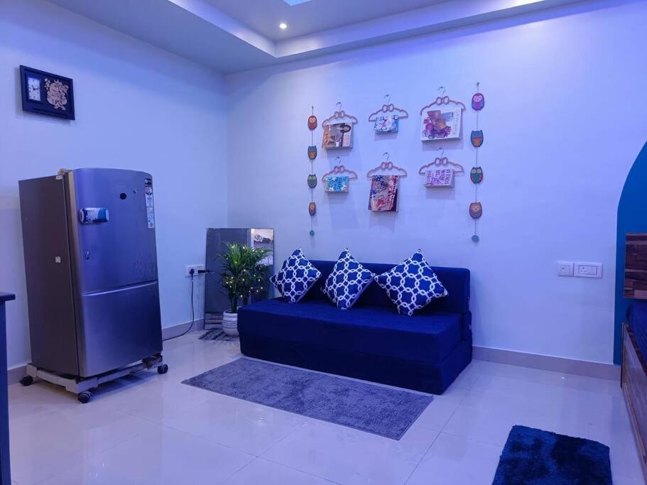 Elegant Xanadu Studio -Pool, Airport, CC2 Mall view 3
