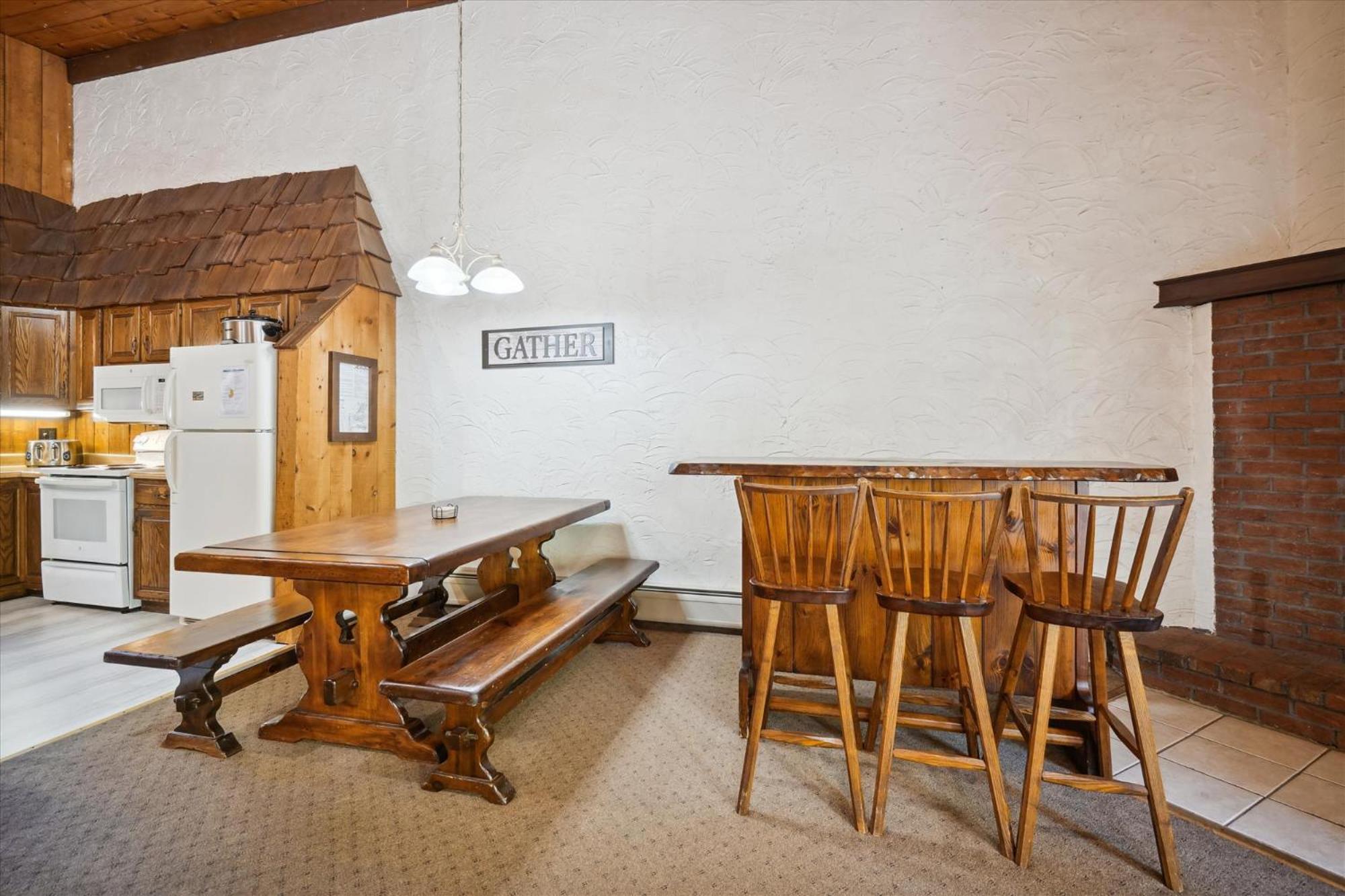 4-Bedroom Townhouse with Sauna Snow Flake view 2
