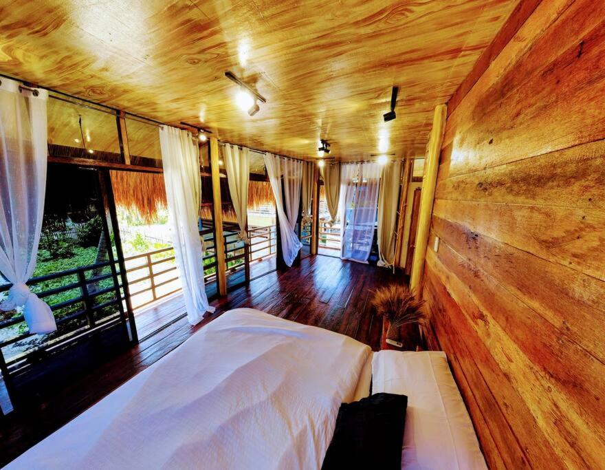 Ysla Dapeng Siargao