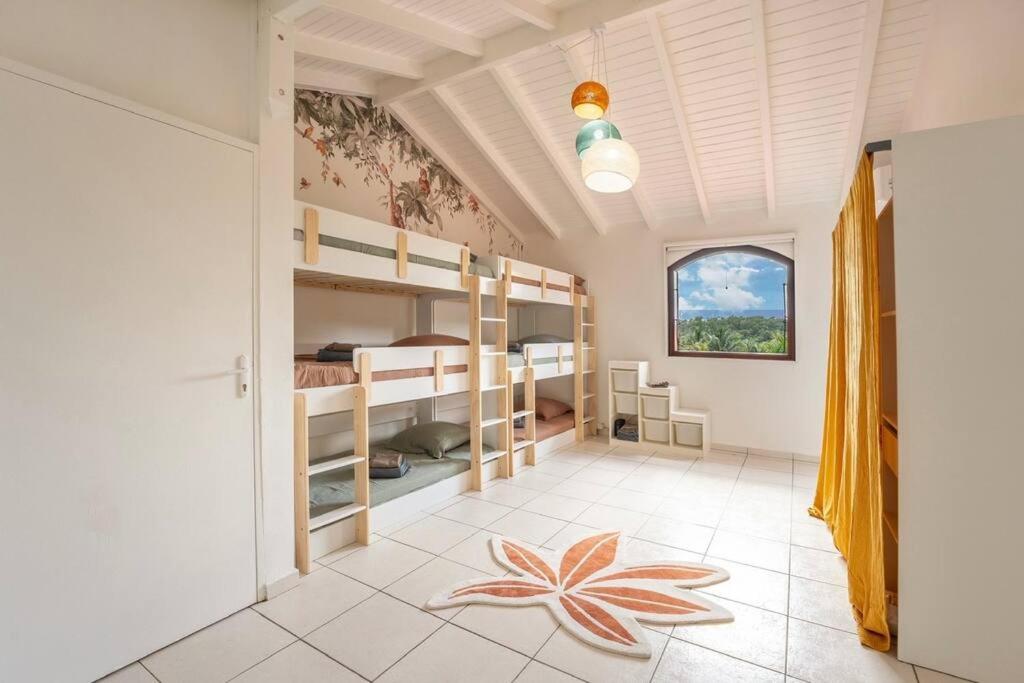 Spacieuse VILLA COROSSOL avec piscine et jeux extérieurs view 5