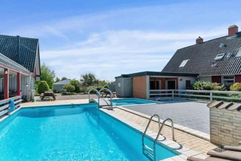 Hotel Lejlighed/rækkehus med adgang til pool. - Image 1