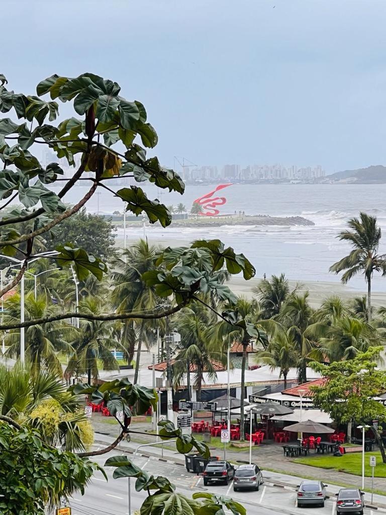 Flat á Beira-mar no Itararé em SV.
