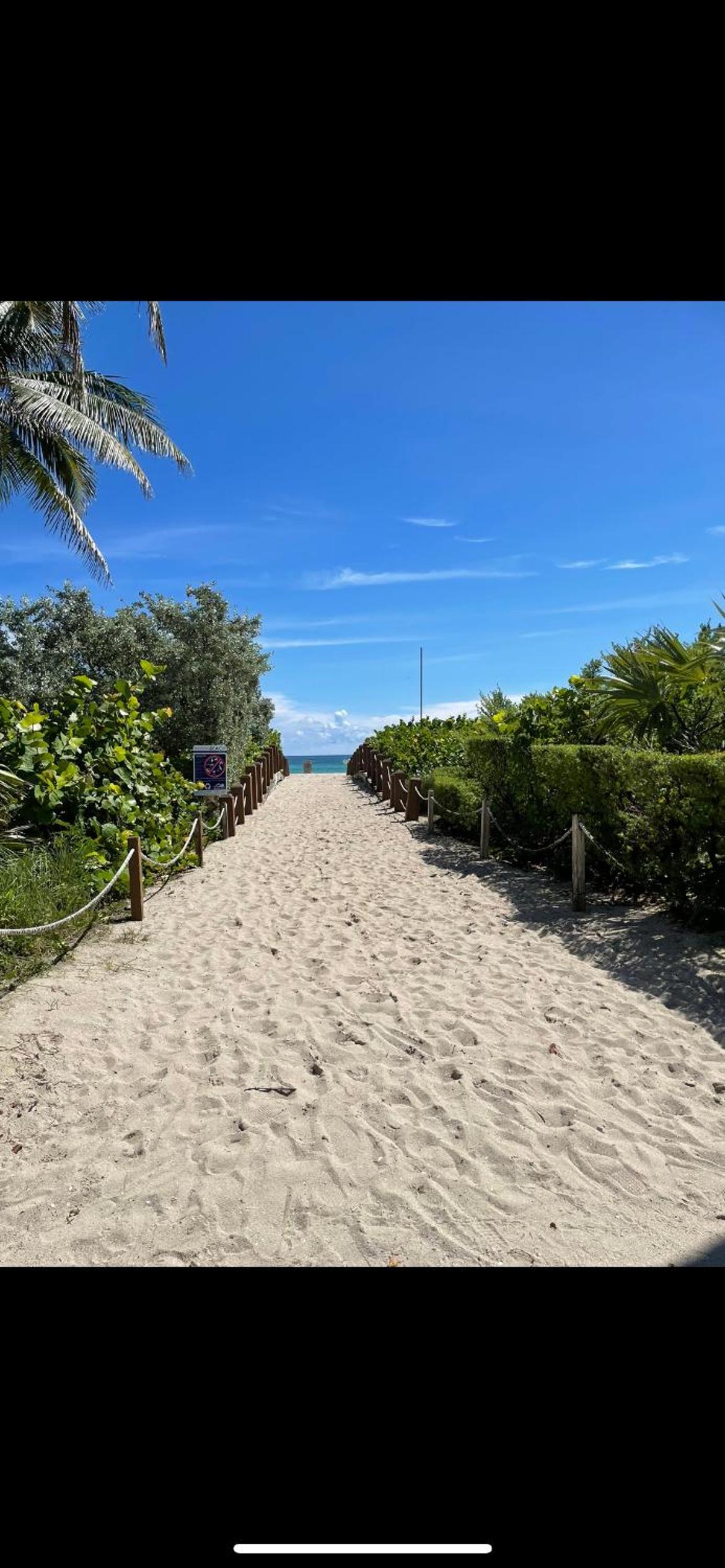 1 bed apt. A BLOCK FROM THE BEACH view 4