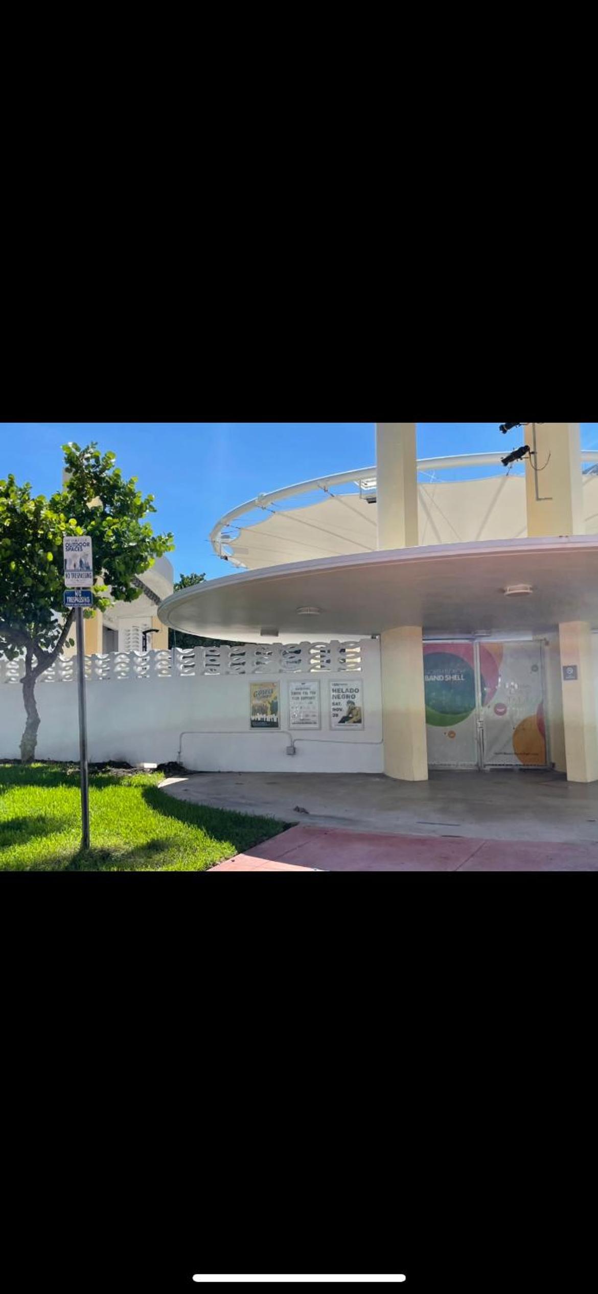 1 bed apt. A BLOCK FROM THE BEACH view 5
