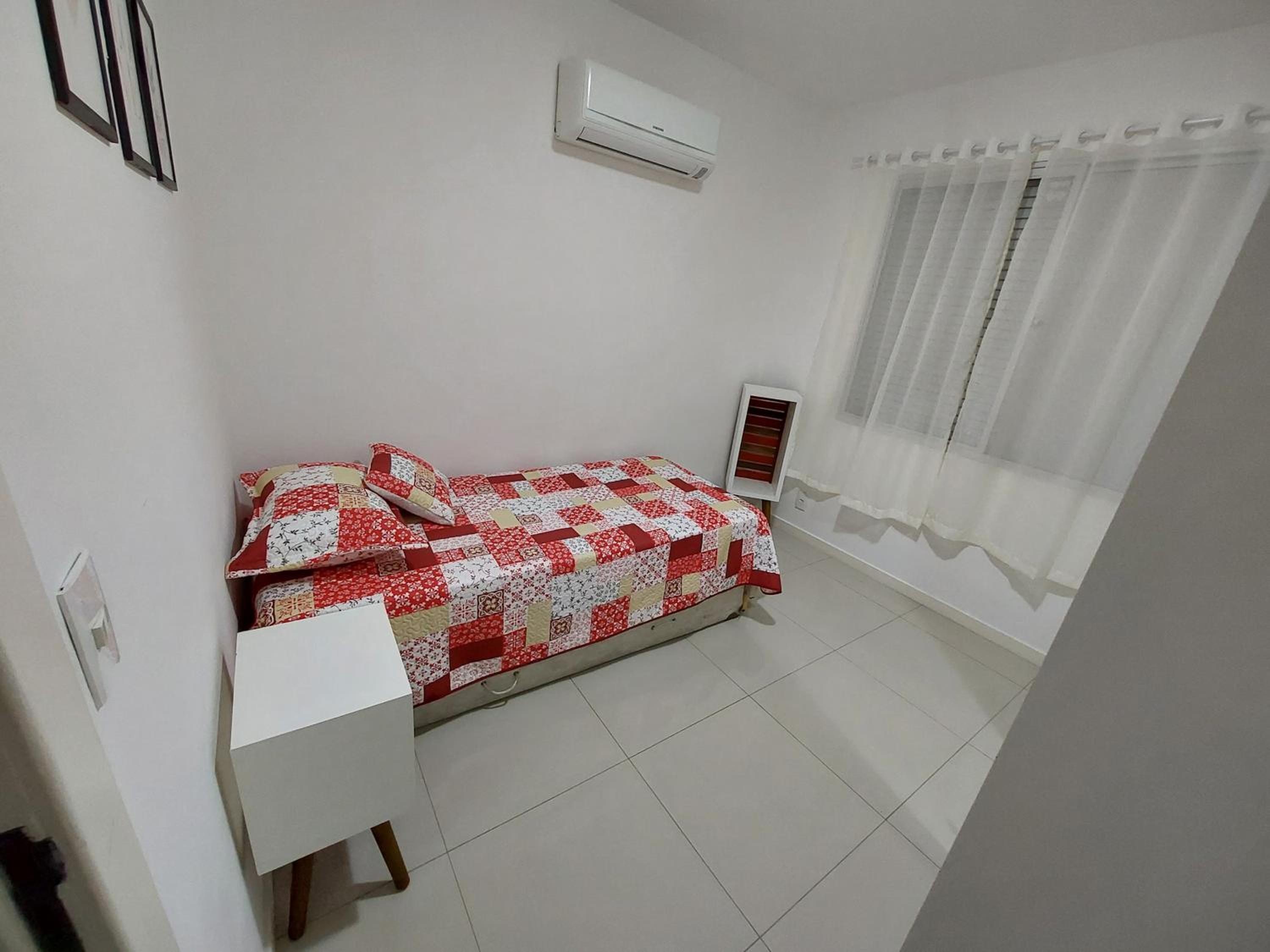 Melhor custo benefício no centro 4 pessoas, 2Q, ar, garagem, cozinha completa