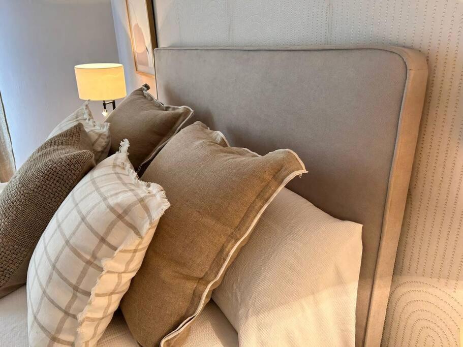 The Black Cherry photo 2