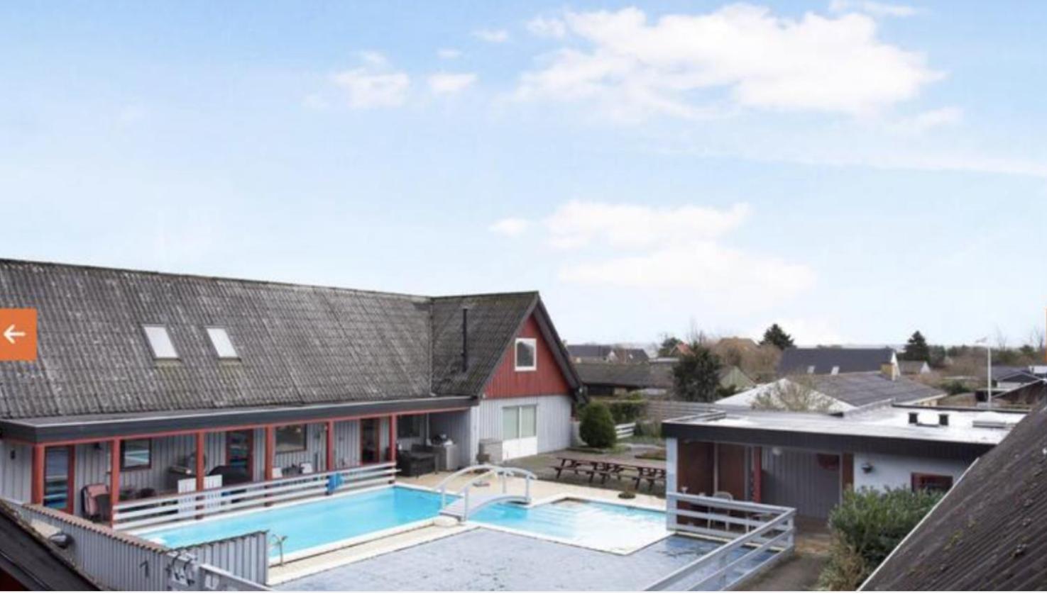 Lejlighed/rækkehus med adgang til pool.
