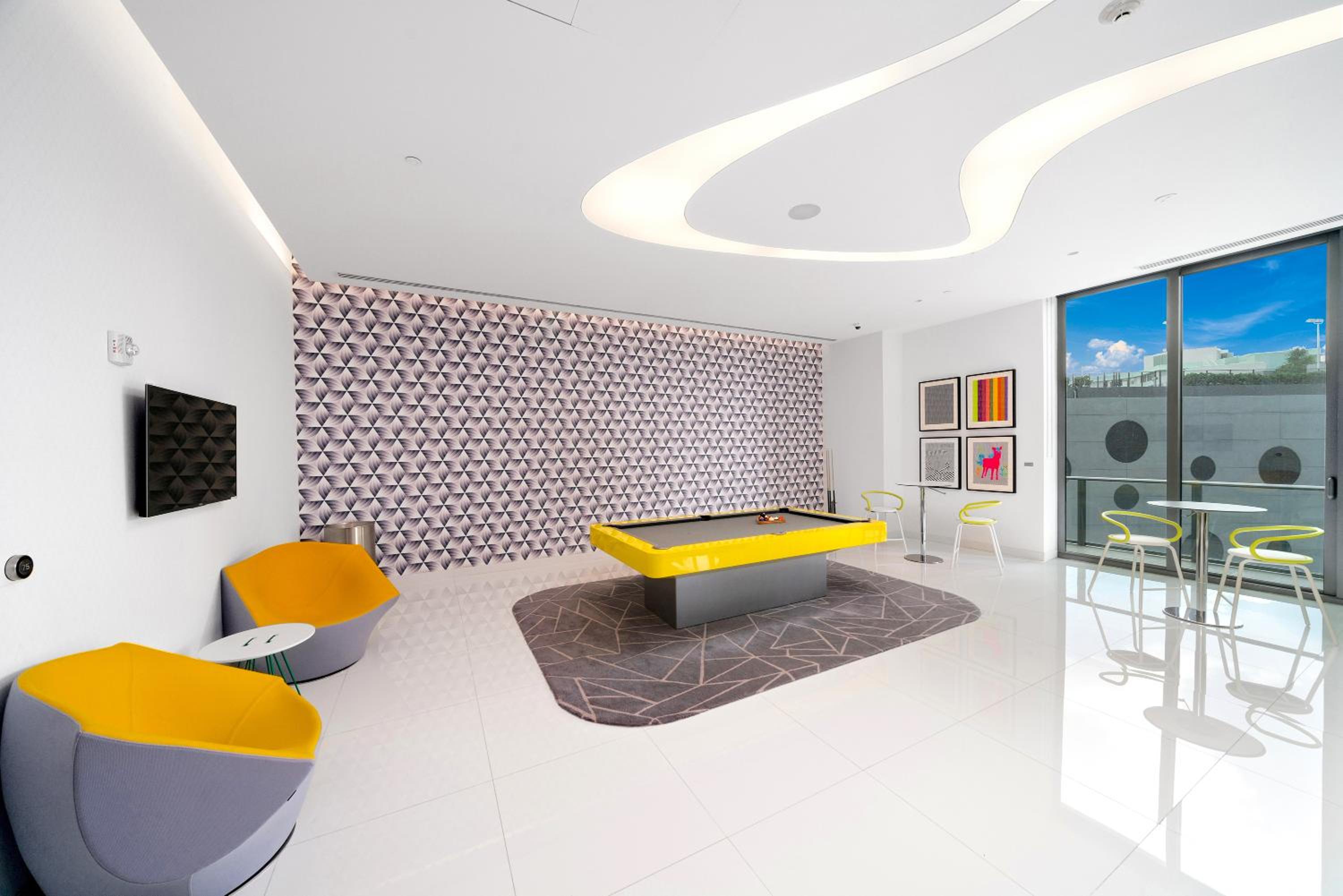 Exclusive High-Rise Edgewater 1BD - Tennis & Sauna