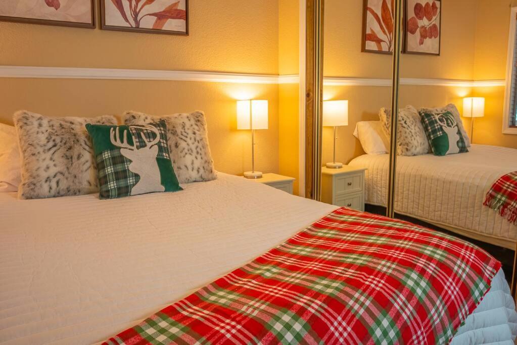 The Lilac Lodge, The Ultimate Getaway! view 3