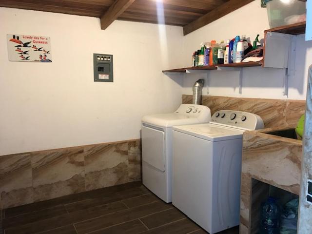 Villas Lambeau #2 Ocean View Fiber Optic