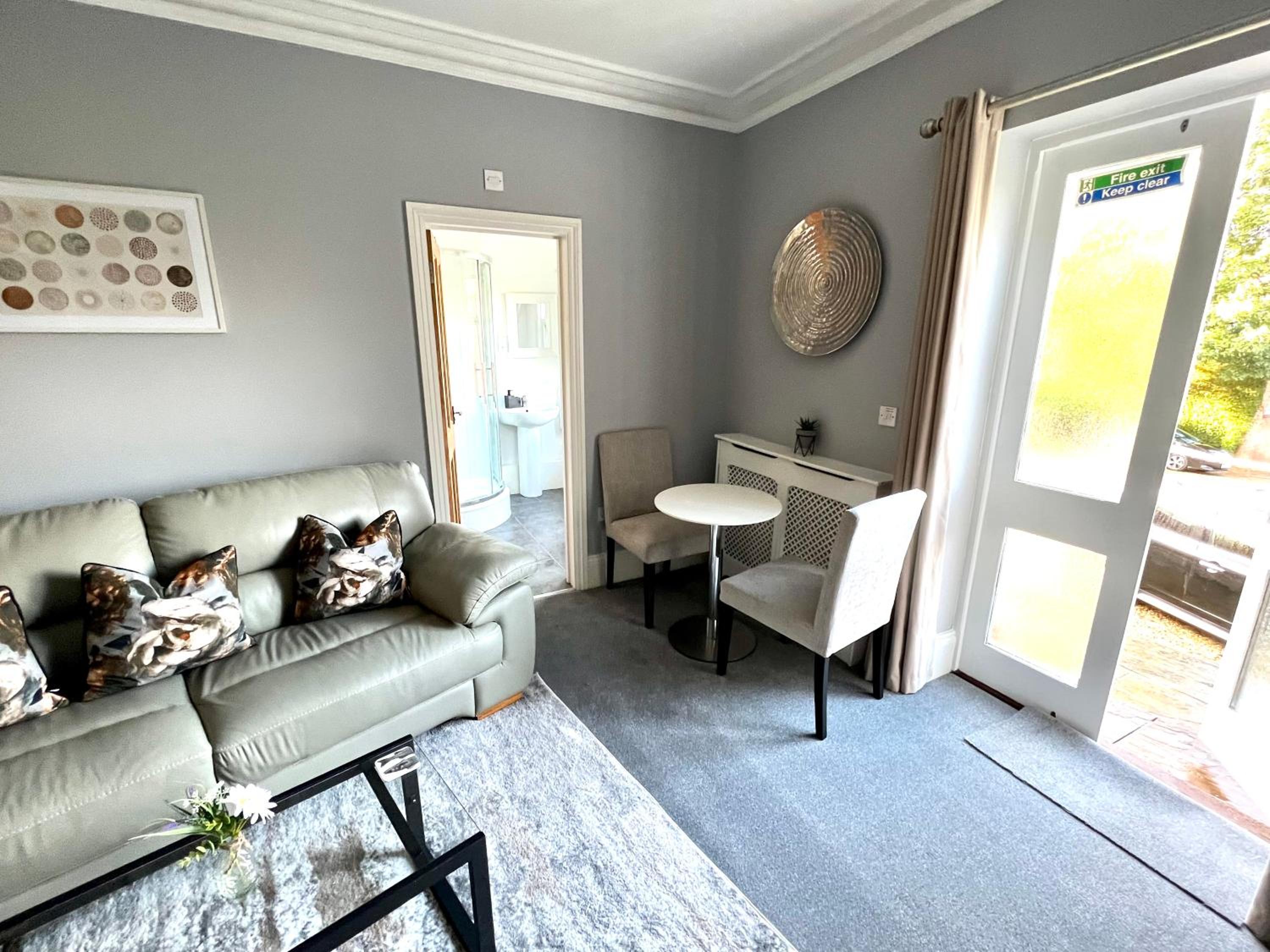 Basingstoke Vacations - The Ingleside Apartment - Property Image 24