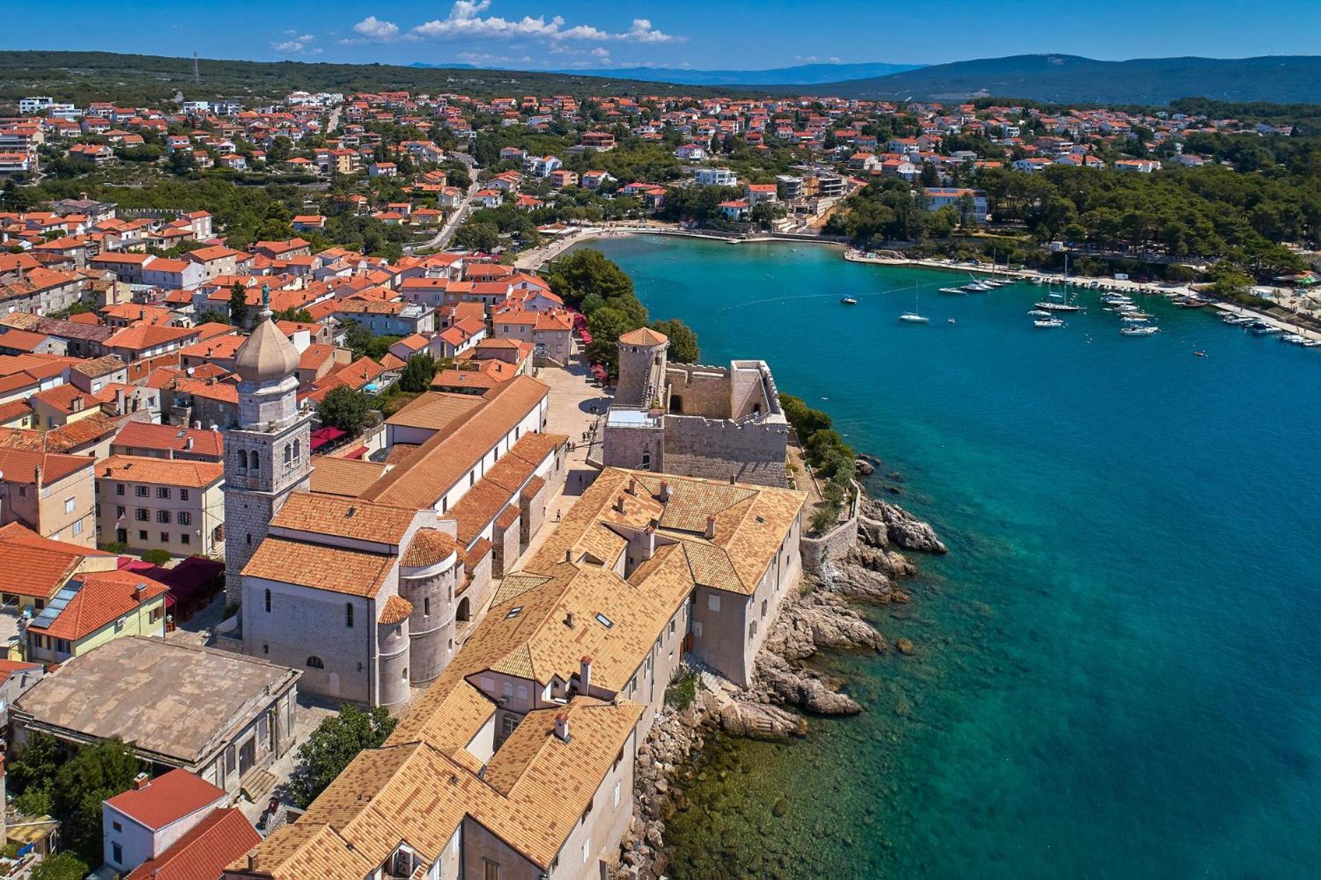 Hotel Apartments Sinisa - Krk Town - Image 1