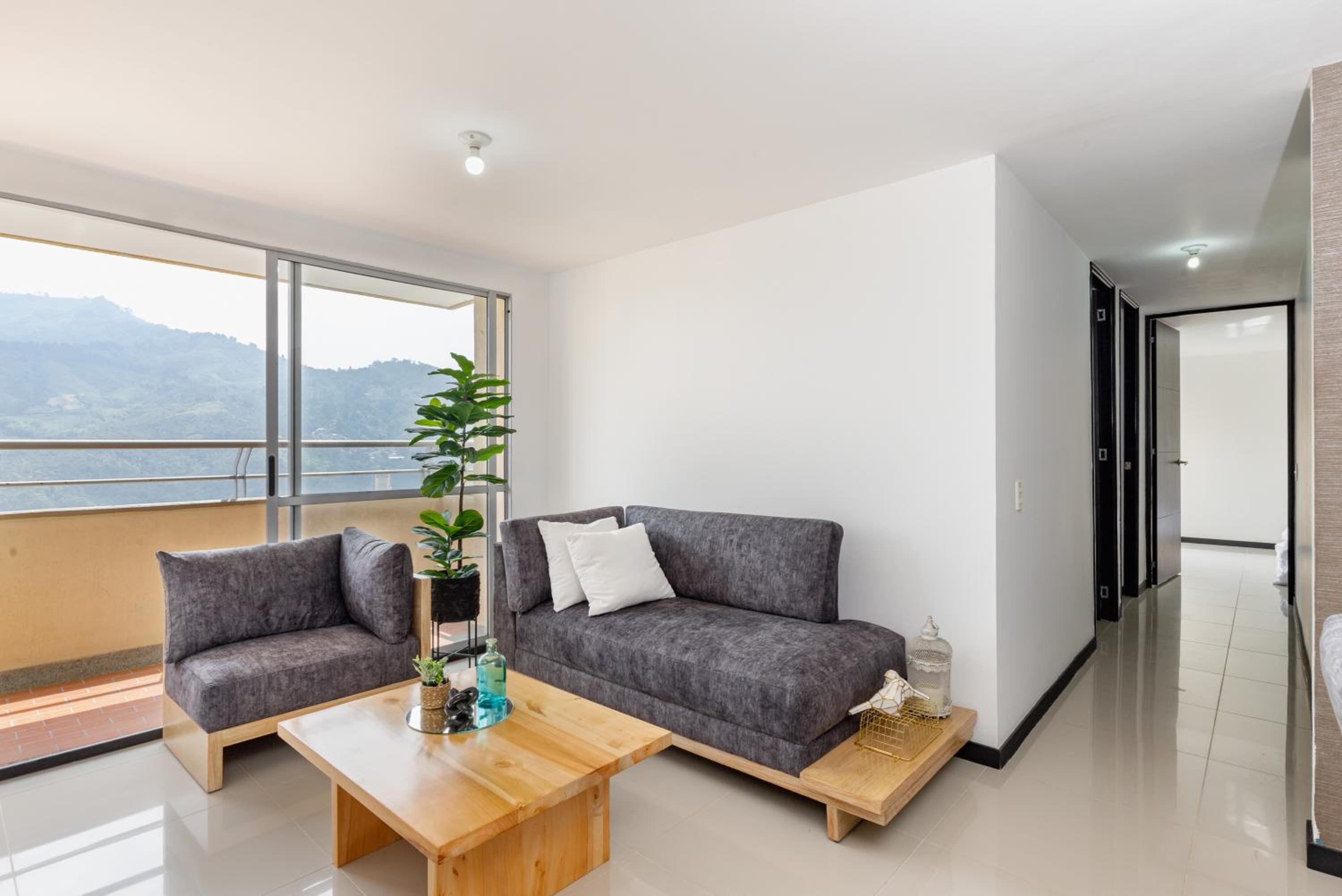 Apartamento amplio con piscina cerca al poblado