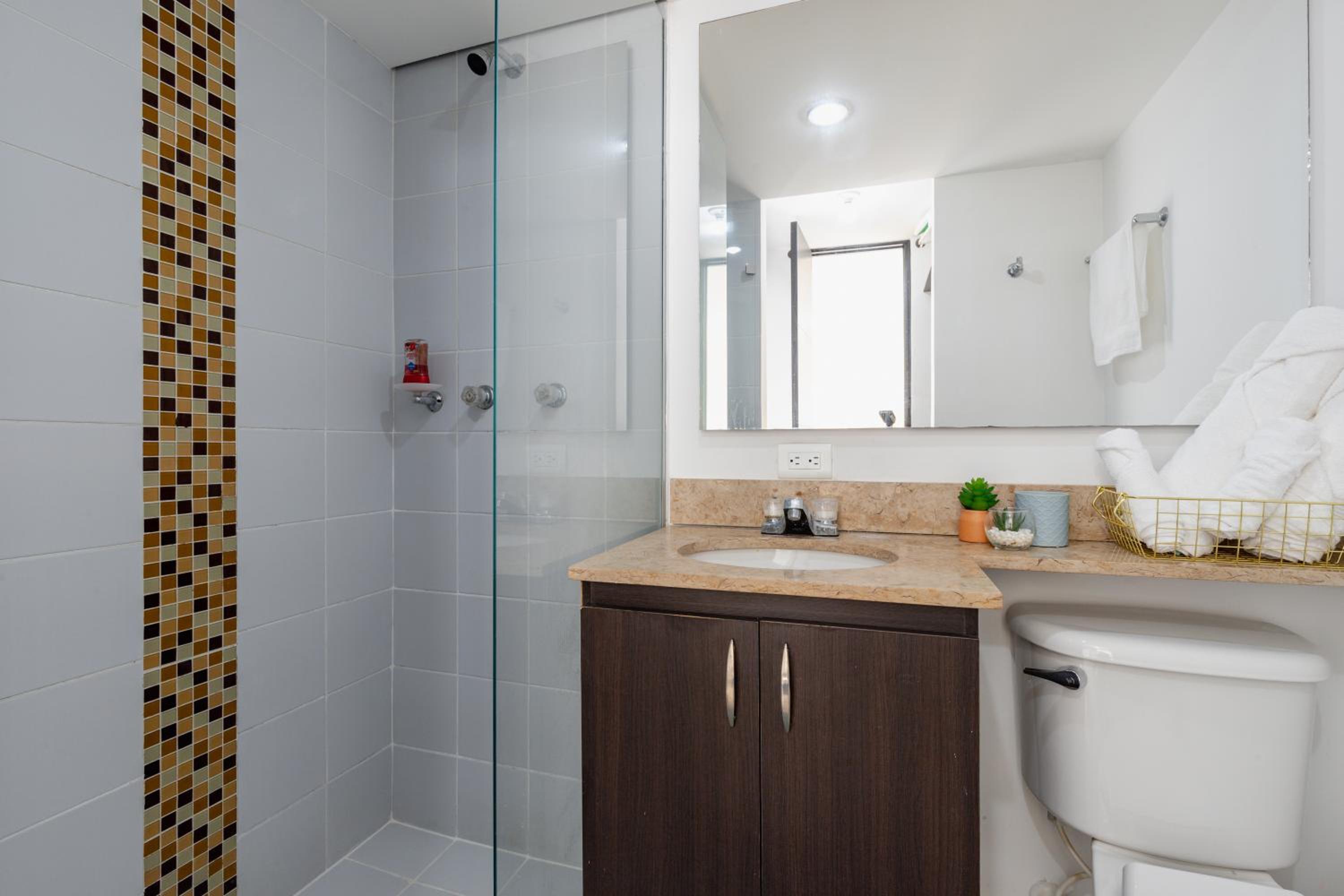 Apartamento amplio con piscina cerca al poblado