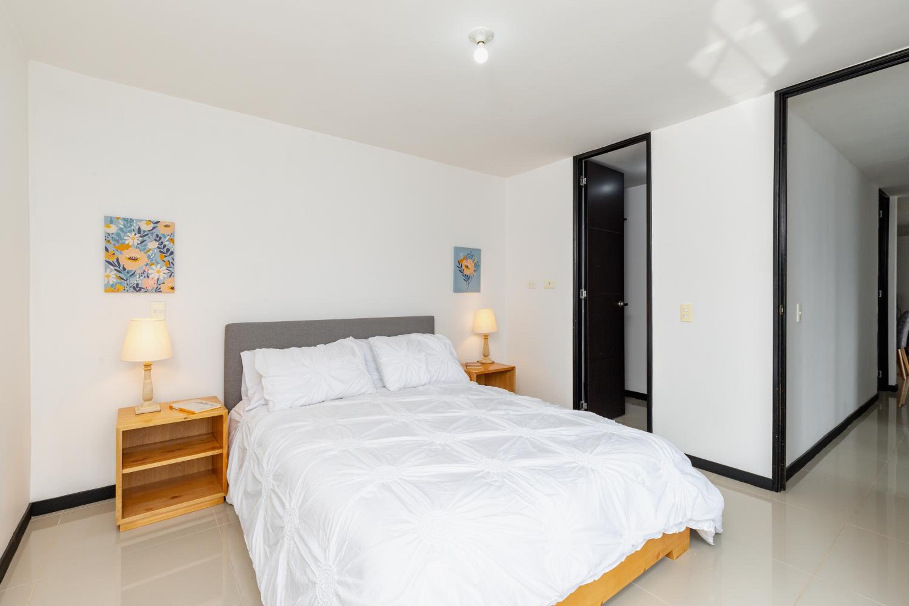 Apartamento amplio con piscina cerca al poblado