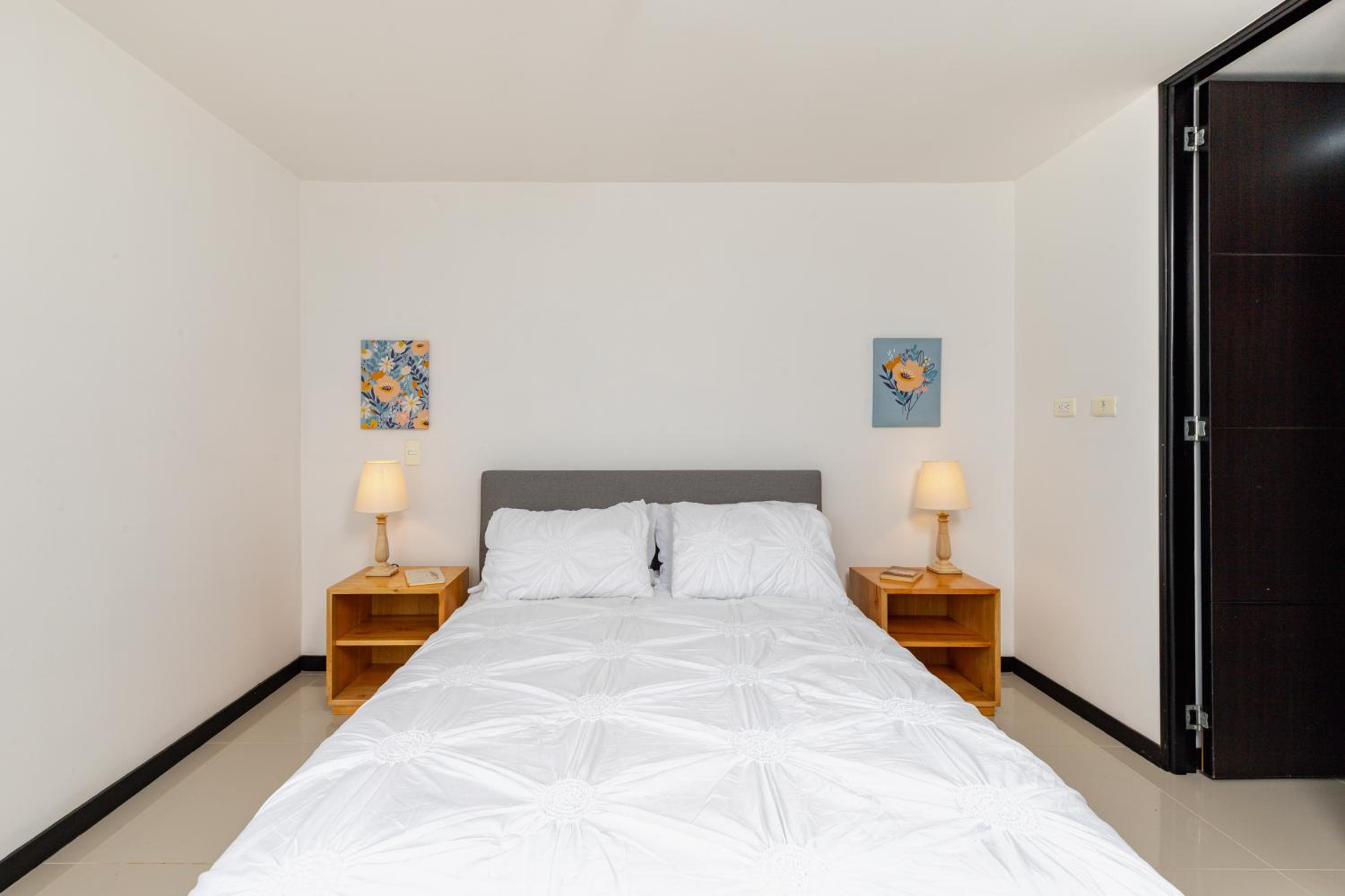Apartamento amplio con piscina cerca al poblado