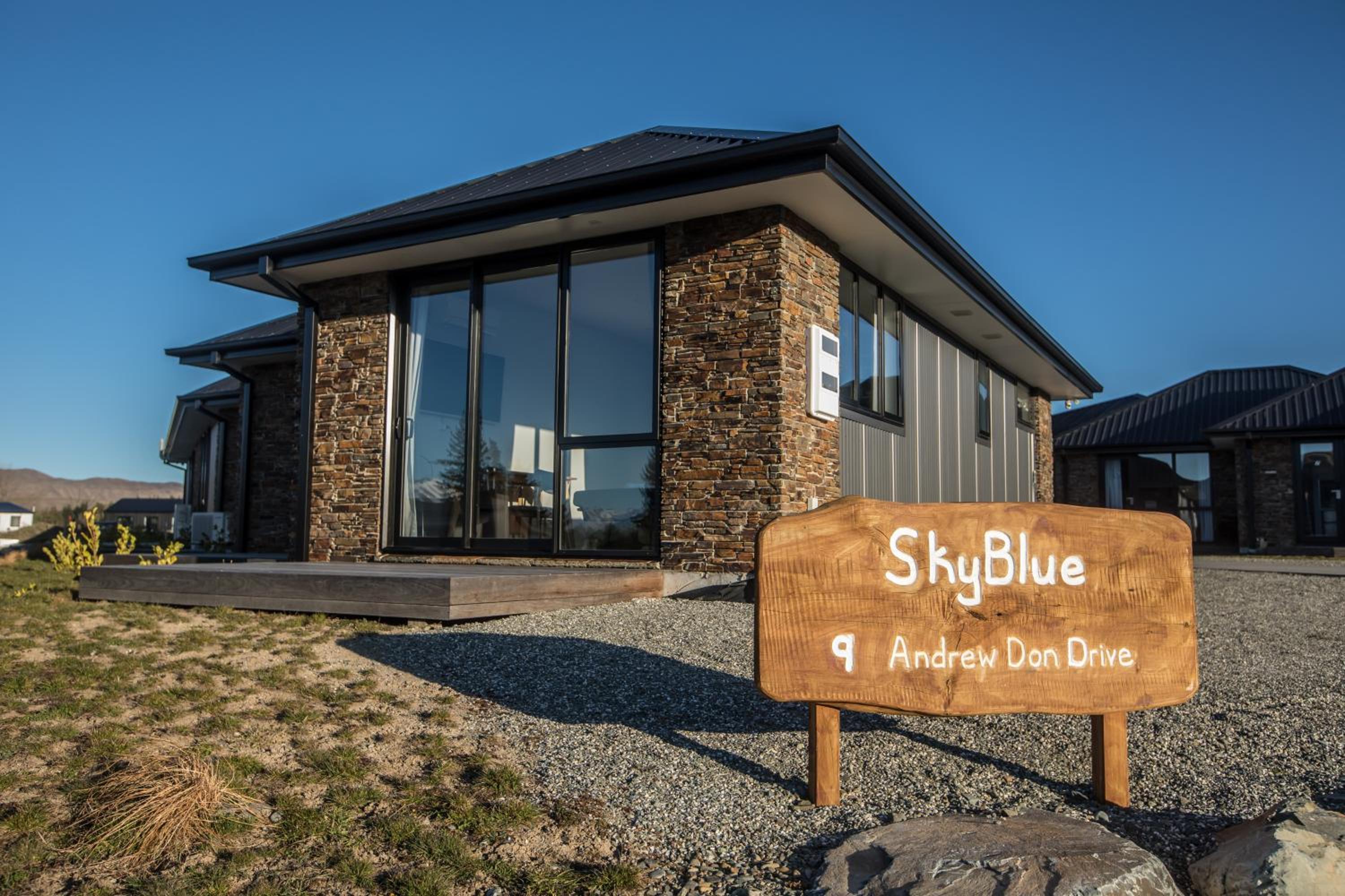 Hotel Skyblue Tekapo - Image 1