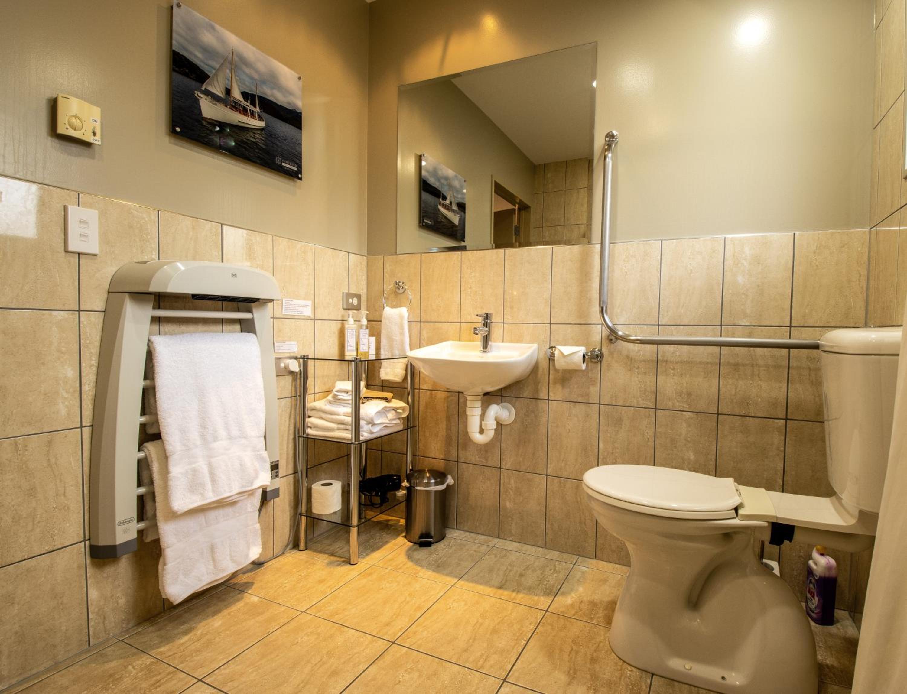 Blue Ridge Studios and Bed & Breakfast - Image 3