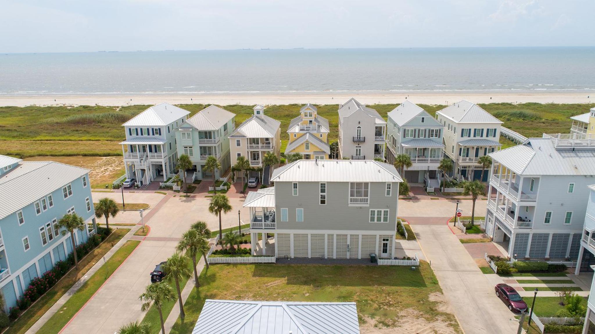 Beachside Retreat w/ Ocean Views & 4 Ensuite Baths view 3