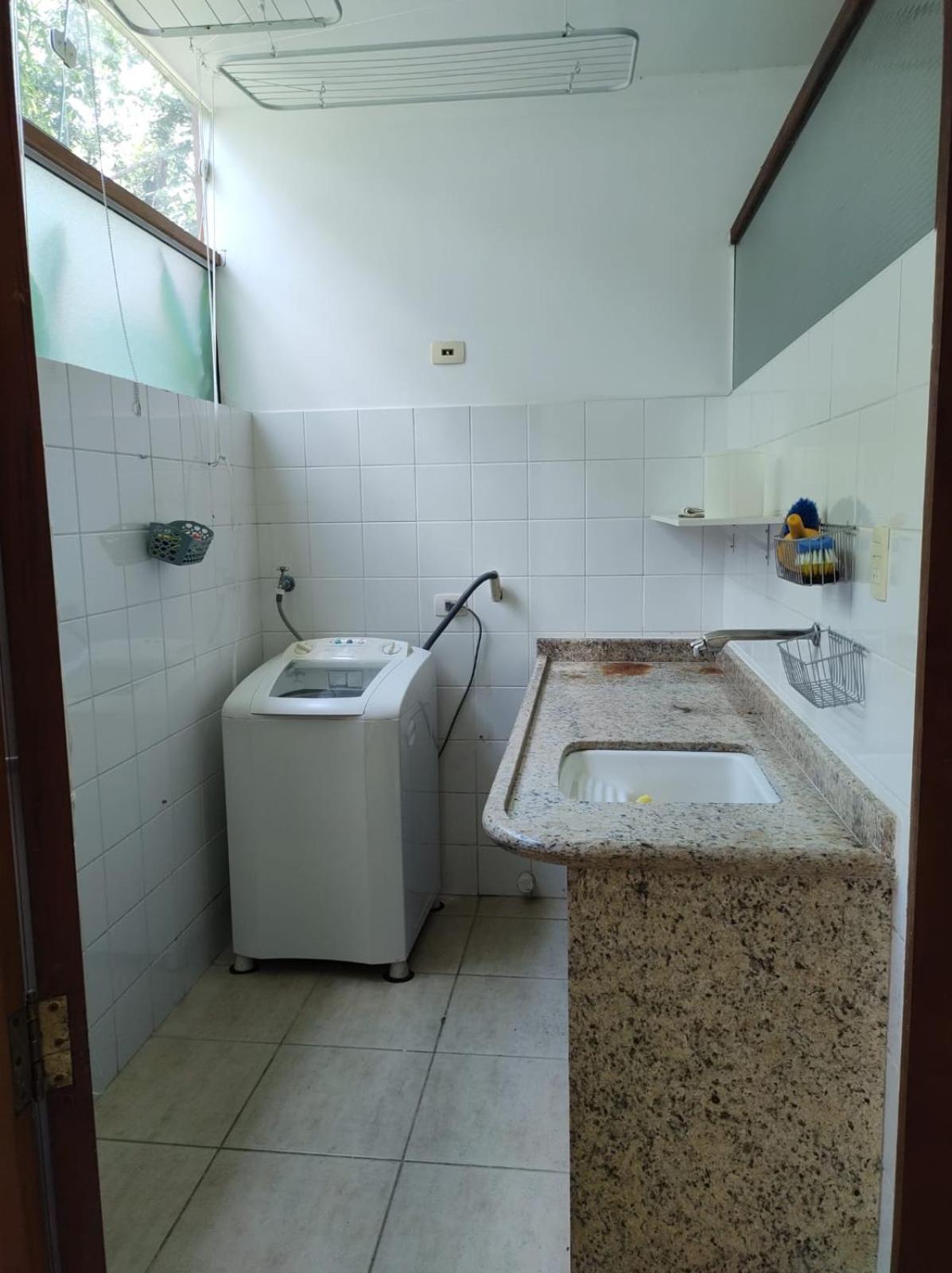 Casa em condominio fechado próximo a praia