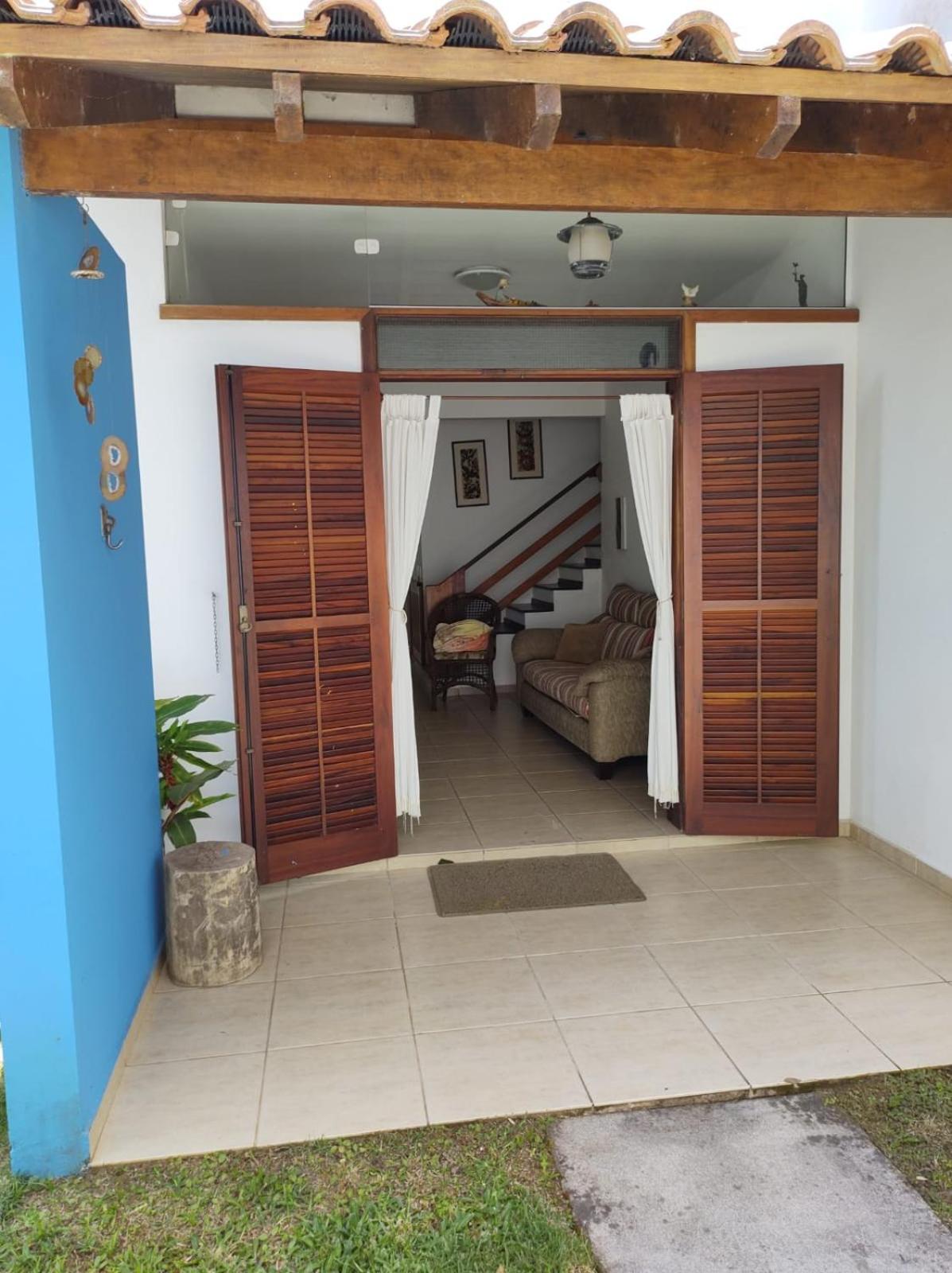 Casa em condominio fechado próximo a praia