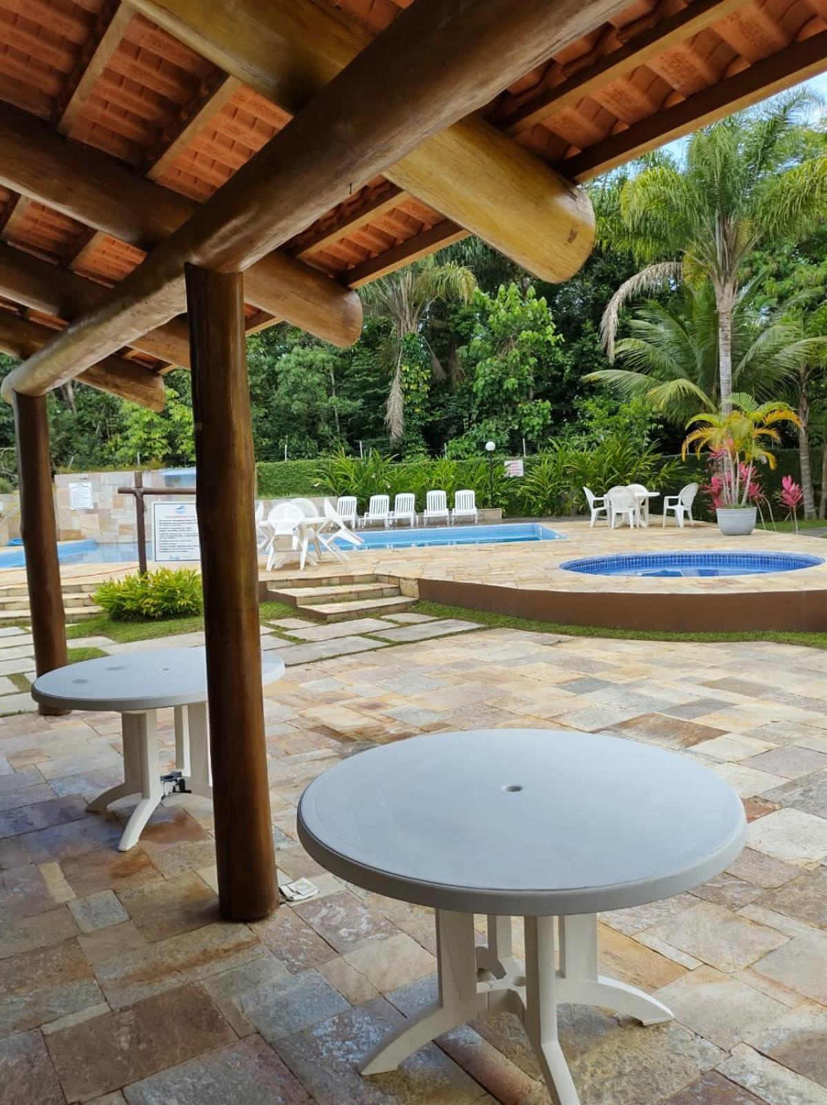 Casa em condominio fechado próximo a praia