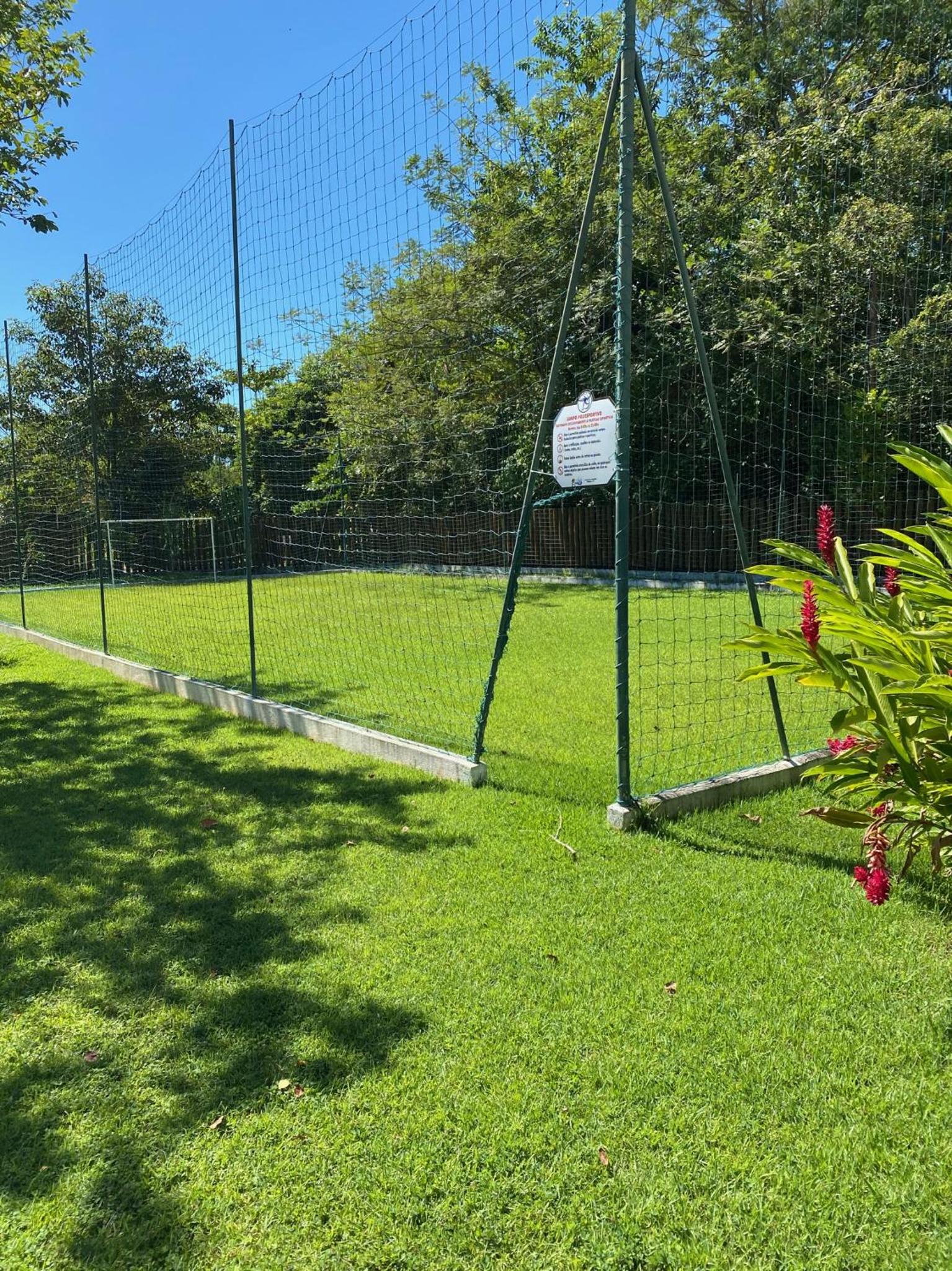 Casa em condominio fechado próximo a praia
