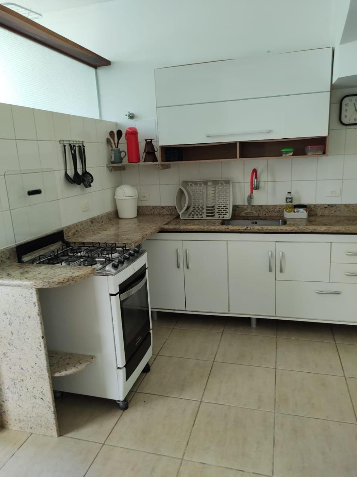 Casa em condominio fechado próximo a praia