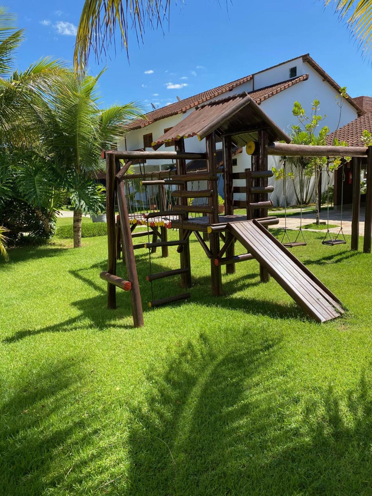 Casa em condominio fechado próximo a praia