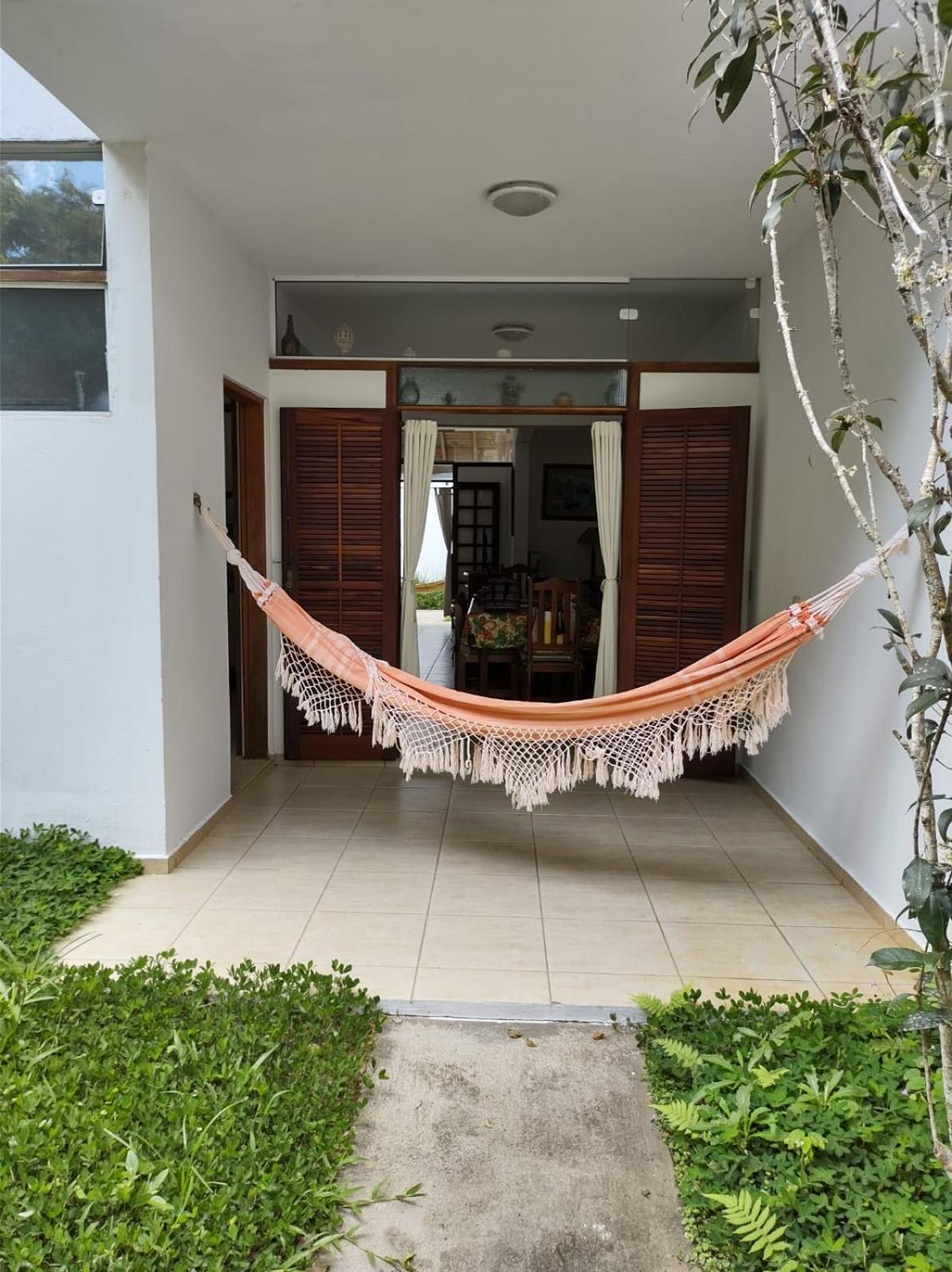 Casa em condominio fechado próximo a praia