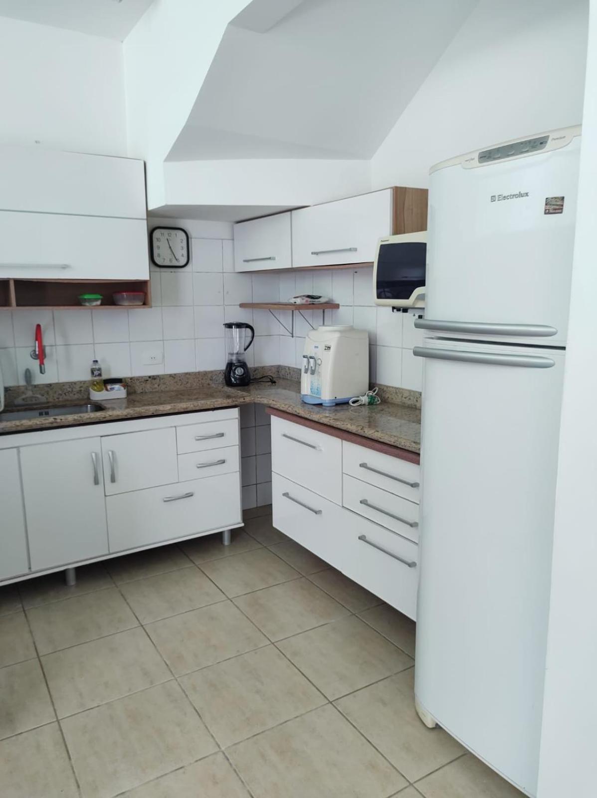 Casa em condominio fechado próximo a praia