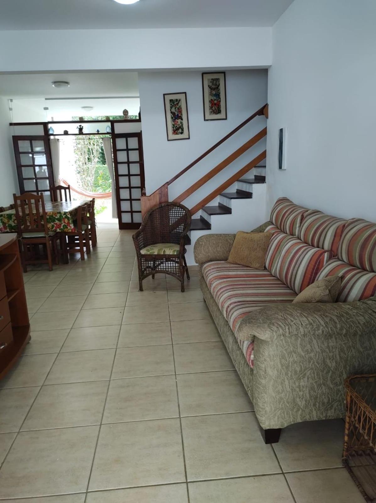 Casa em condominio fechado próximo a praia