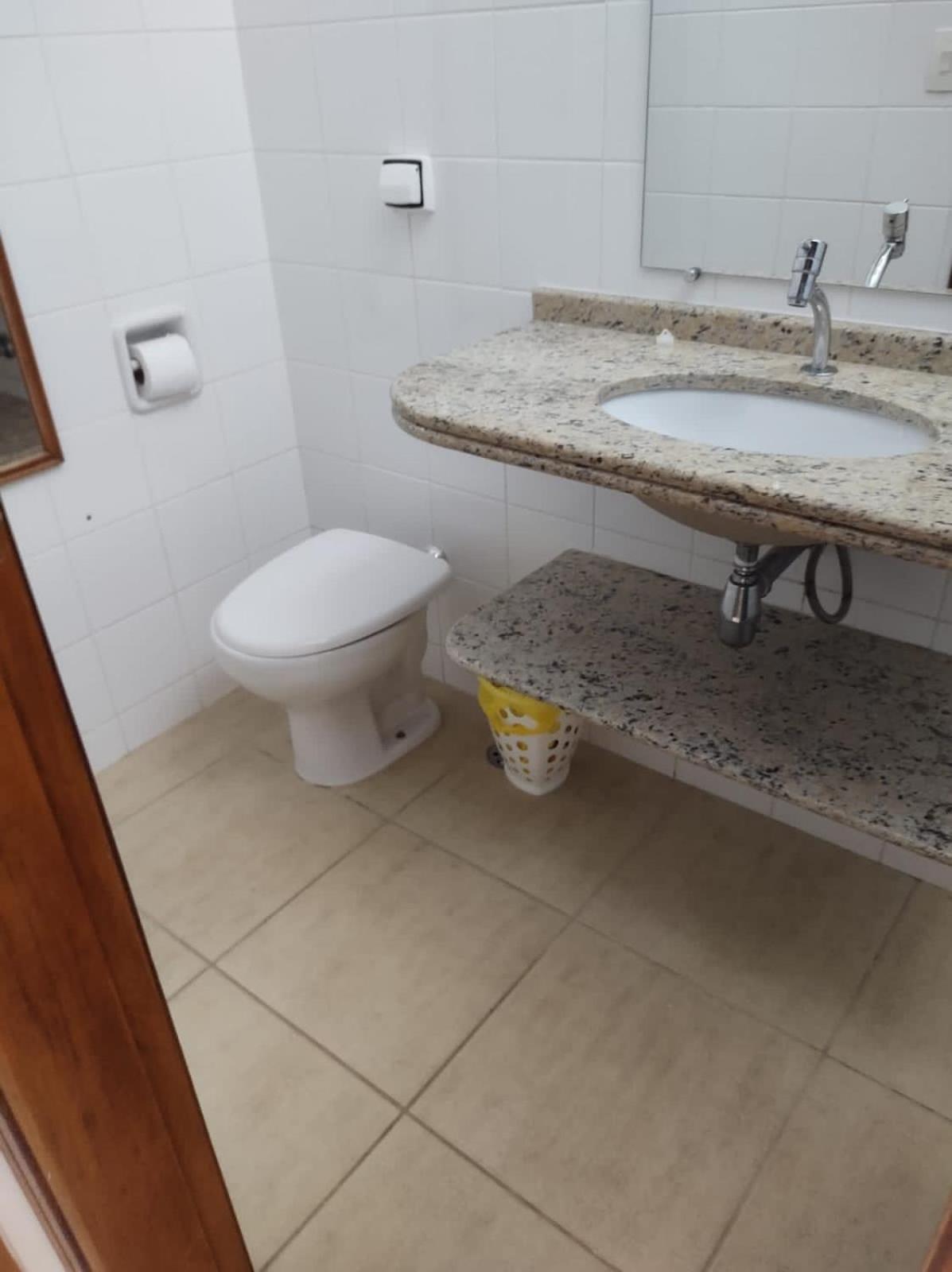 Casa em condominio fechado próximo a praia