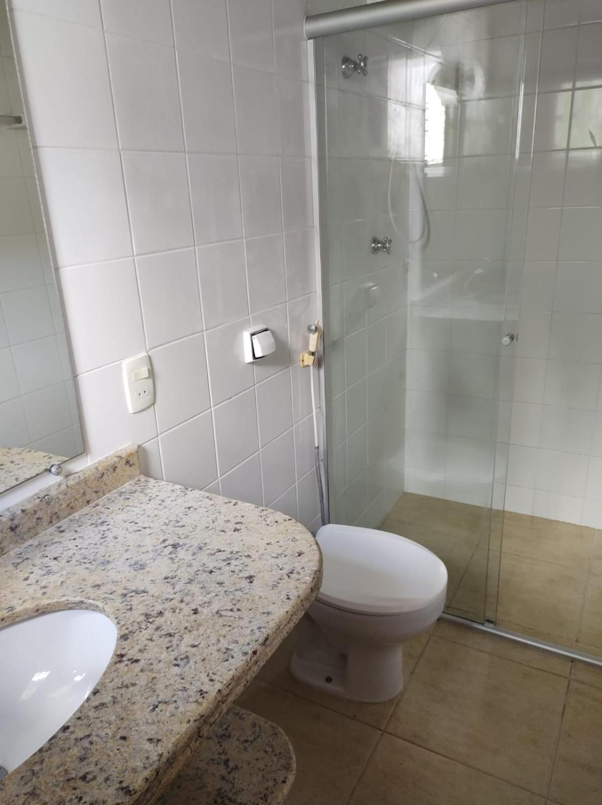 Casa em condominio fechado próximo a praia