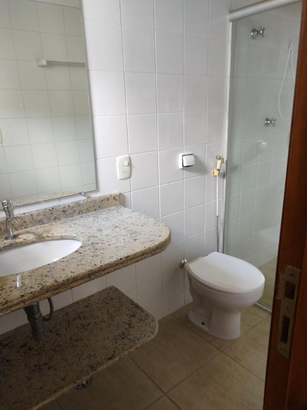 Casa em condominio fechado próximo a praia