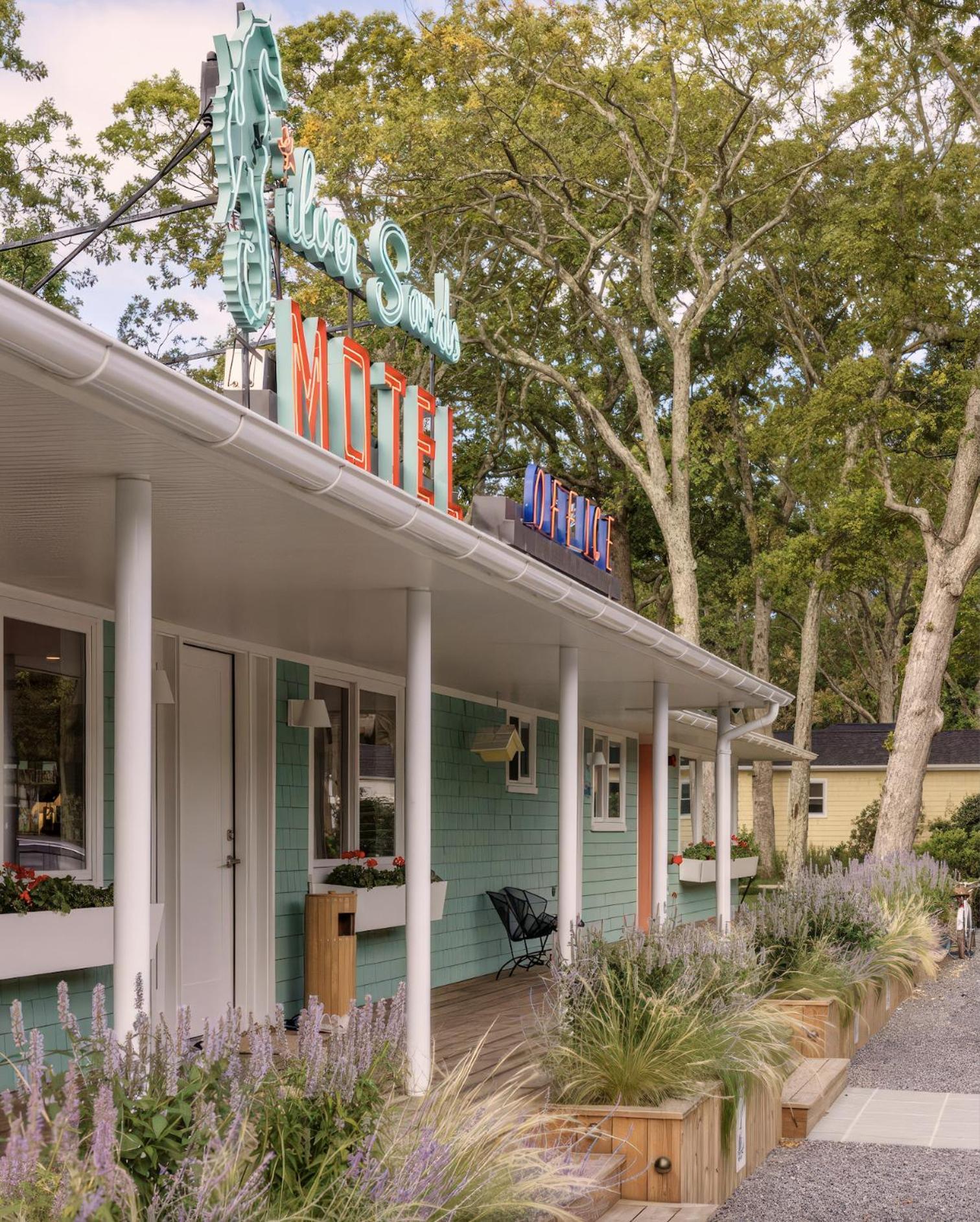Silver Sands Motel & Beach Bungalows view 2