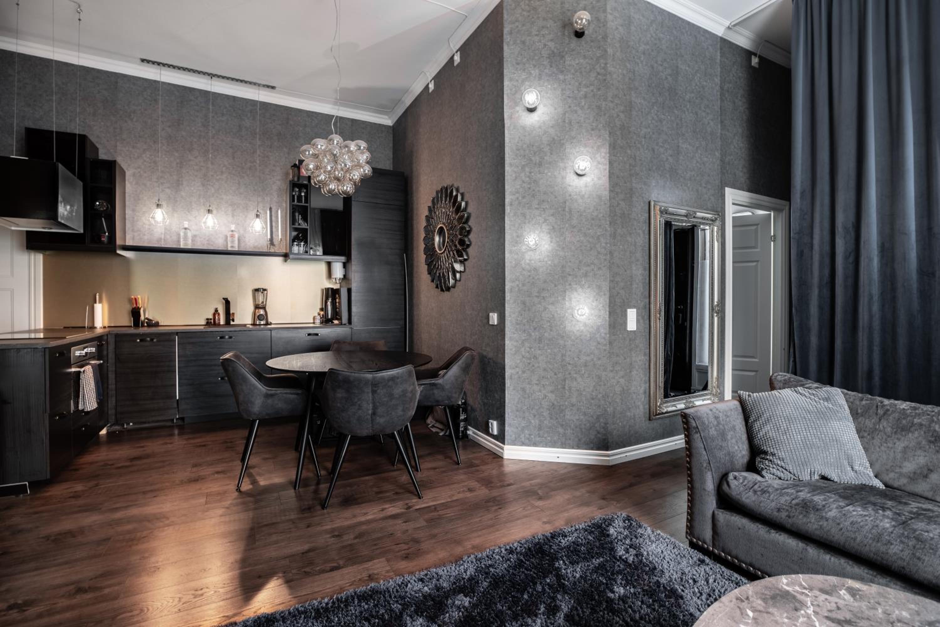 Spacious Oasis only Minutes From the City Center view 2