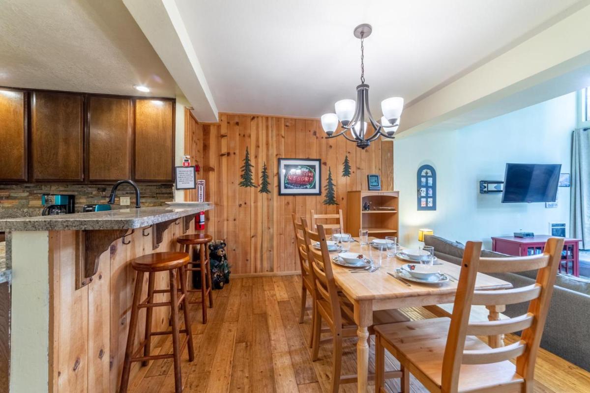 325 - Beautifully upgraded light filled St Moritz Villa view 4